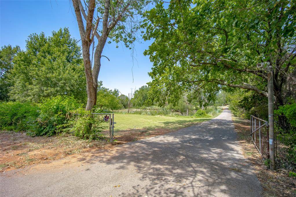 1011 Cedar DR, Blanchard, OK 73010