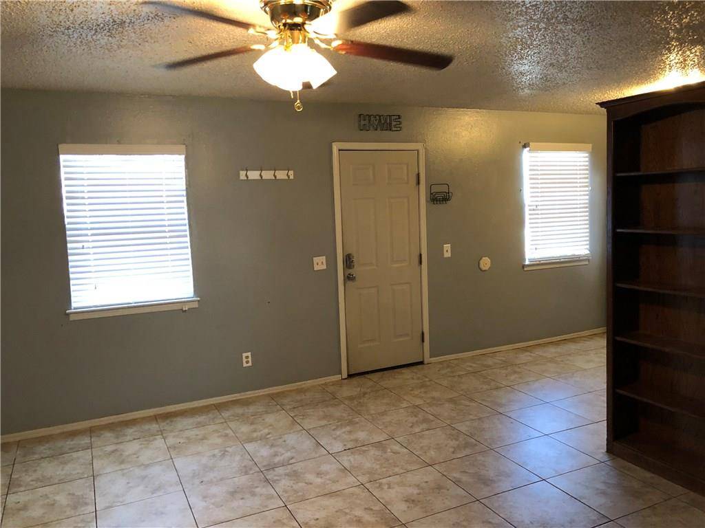 911 Delarice, Weatherford, OK 73096