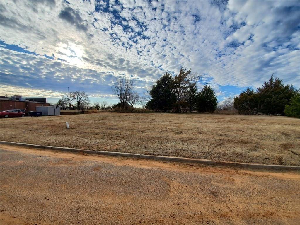 000 Private Road, Harrah, OK 73045