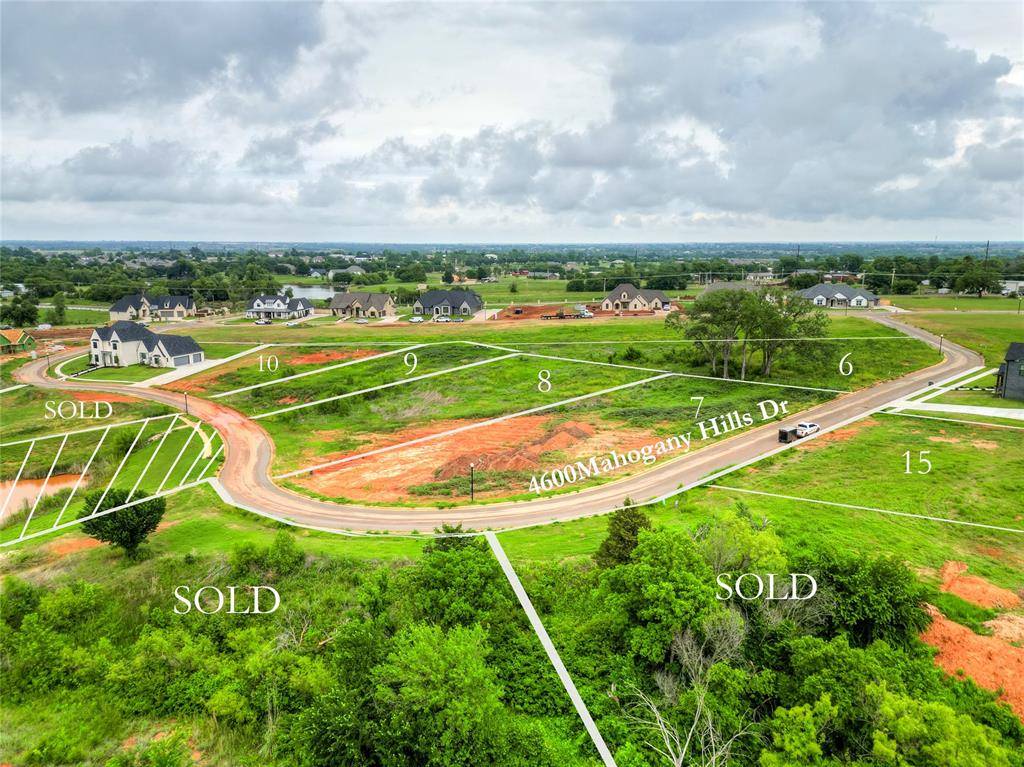 4600 Mahogany Hills DR, Moore, OK 73160
