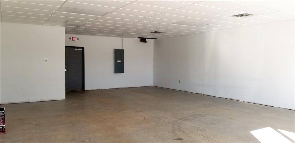 1387 E Memorial RD, Edmond, OK 73131