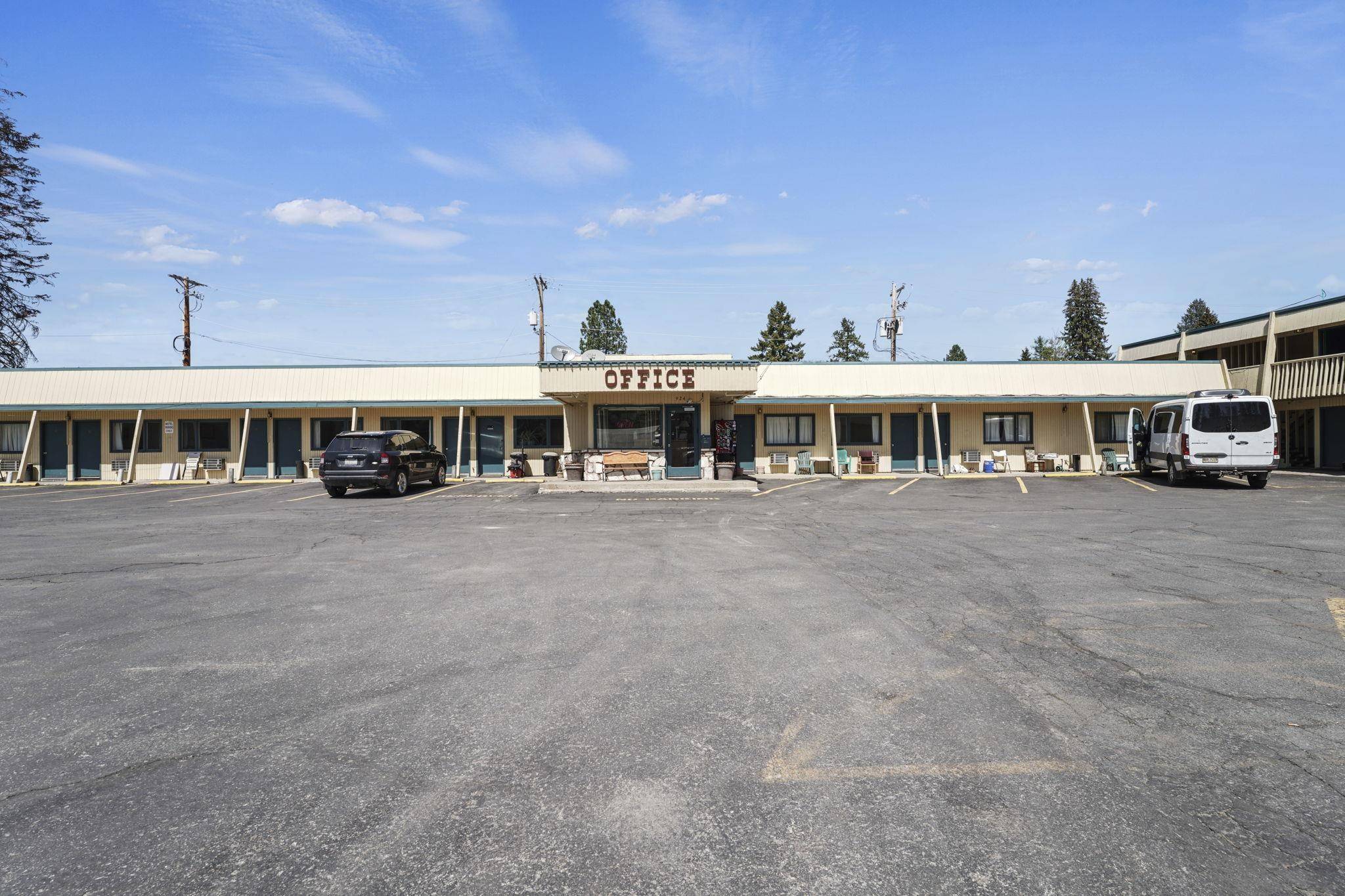 924 W Highway 2 Hwy, Newport, WA 99156