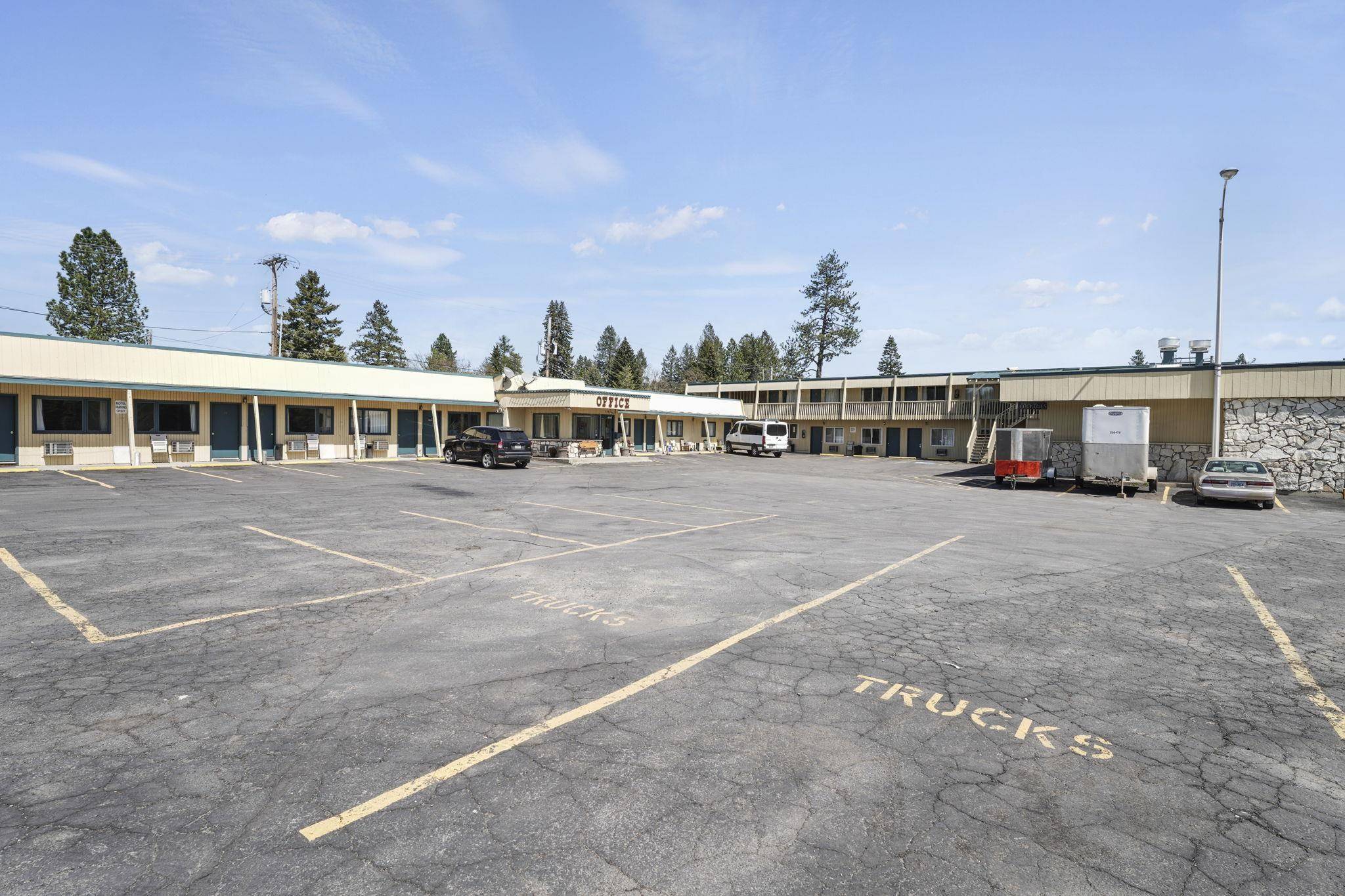 924 W Highway 2 Hwy, Newport, WA 99156