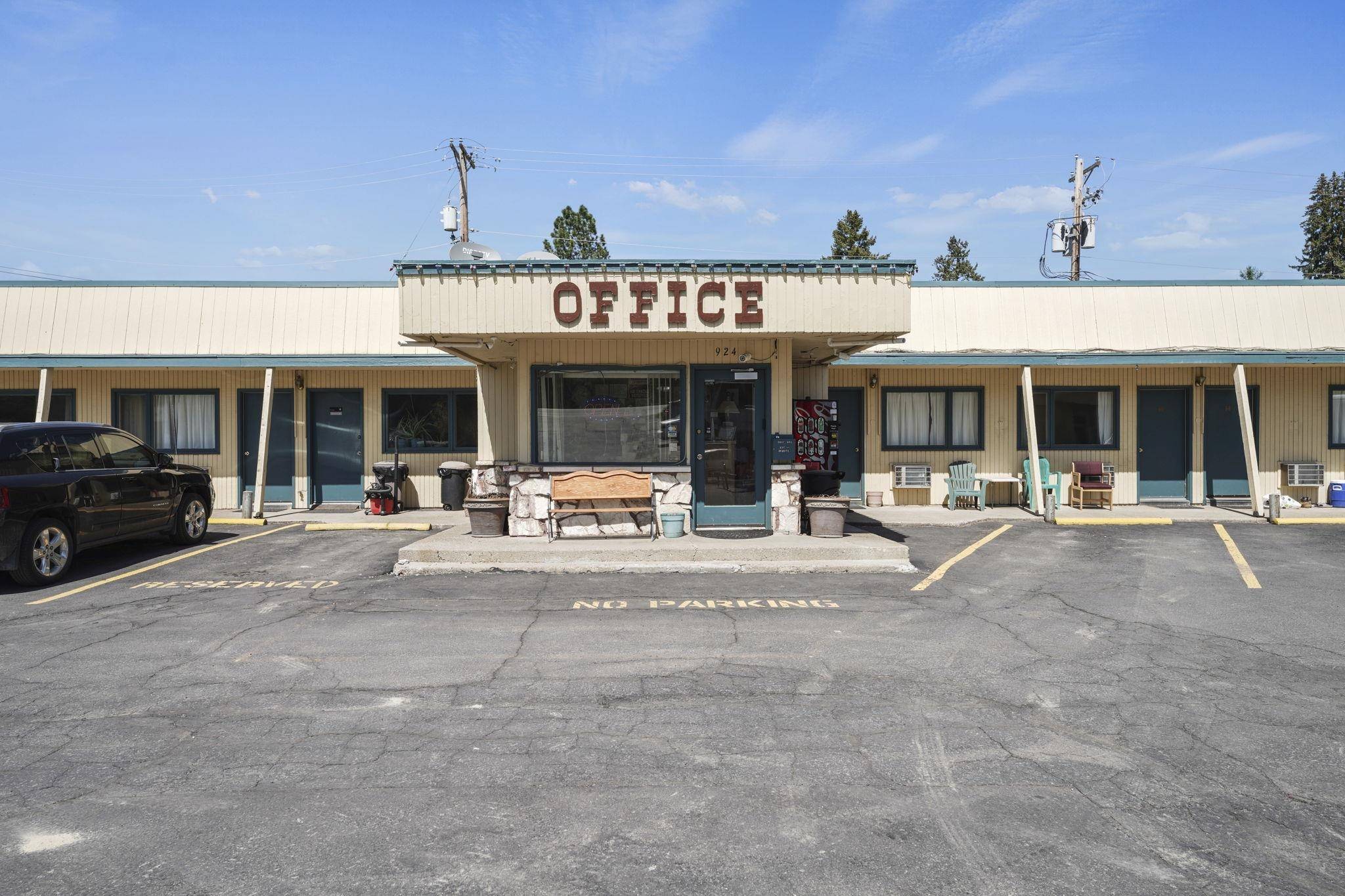 924 W Highway 2 Hwy, Newport, WA 99156