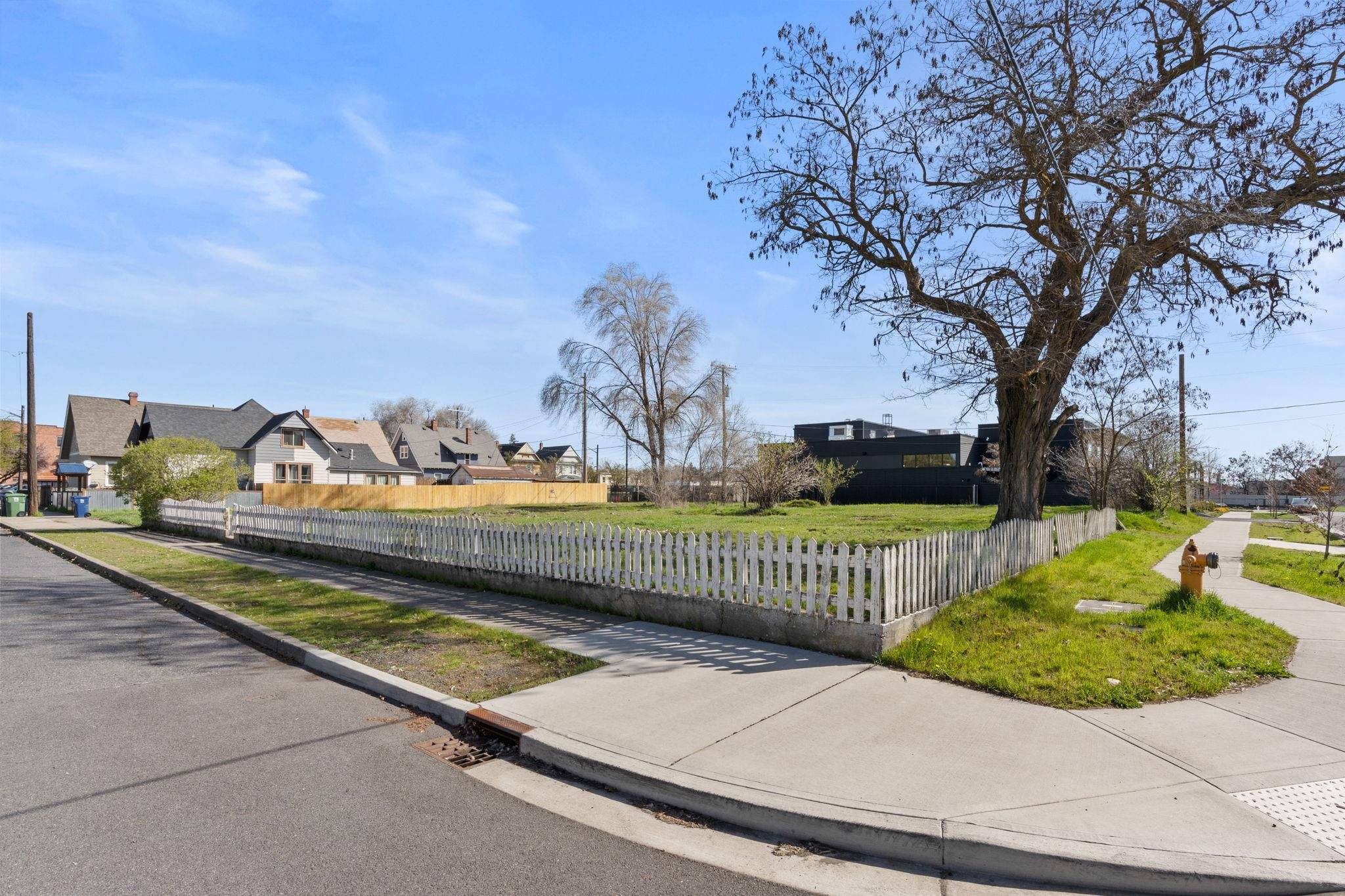 614 N Oak St, Spokane, WA 99208