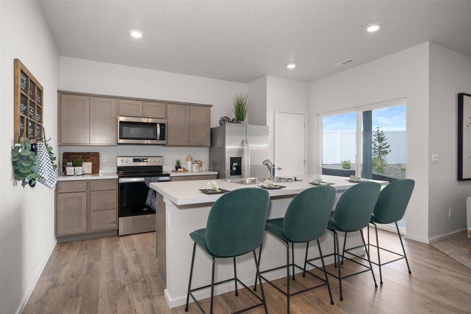 86 S Airlift St, Airway Heights, WA 99001