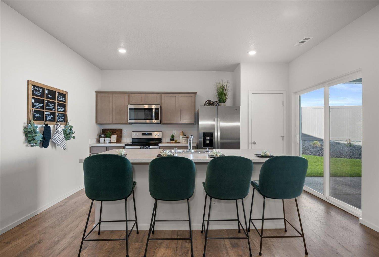 86 S Airlift St, Airway Heights, WA 99001