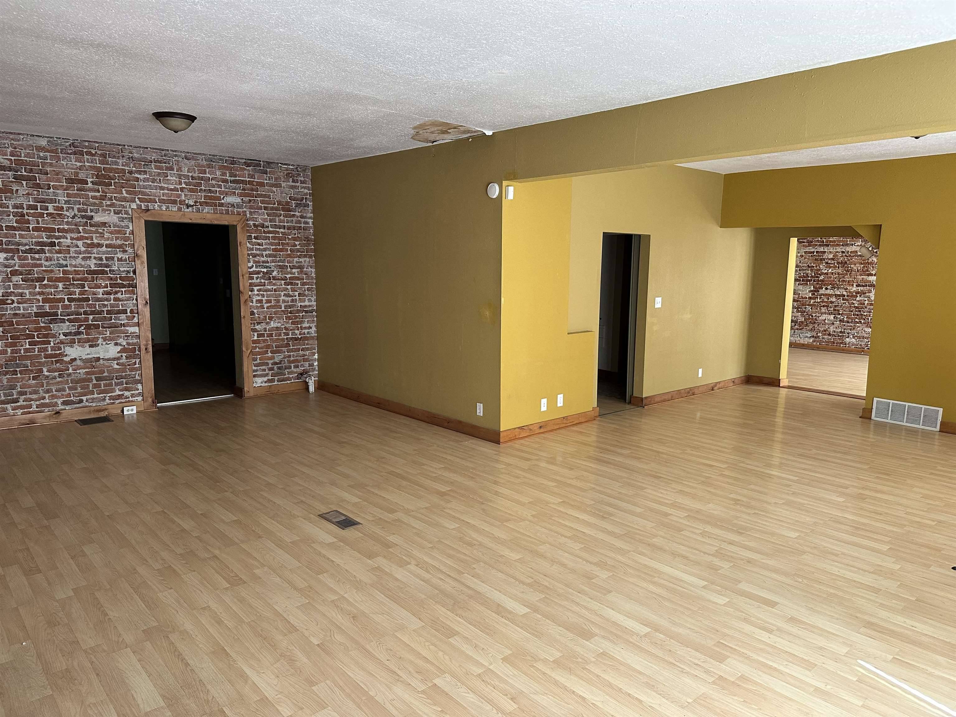 2515 E Sprague Ave, Spokane, WA 99202-3936