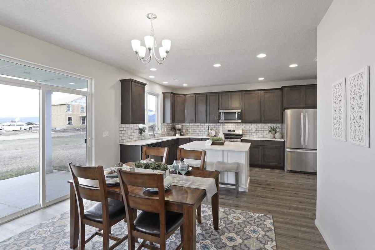 18721 E Riverside Ct, Spokane Valley, WA 99016