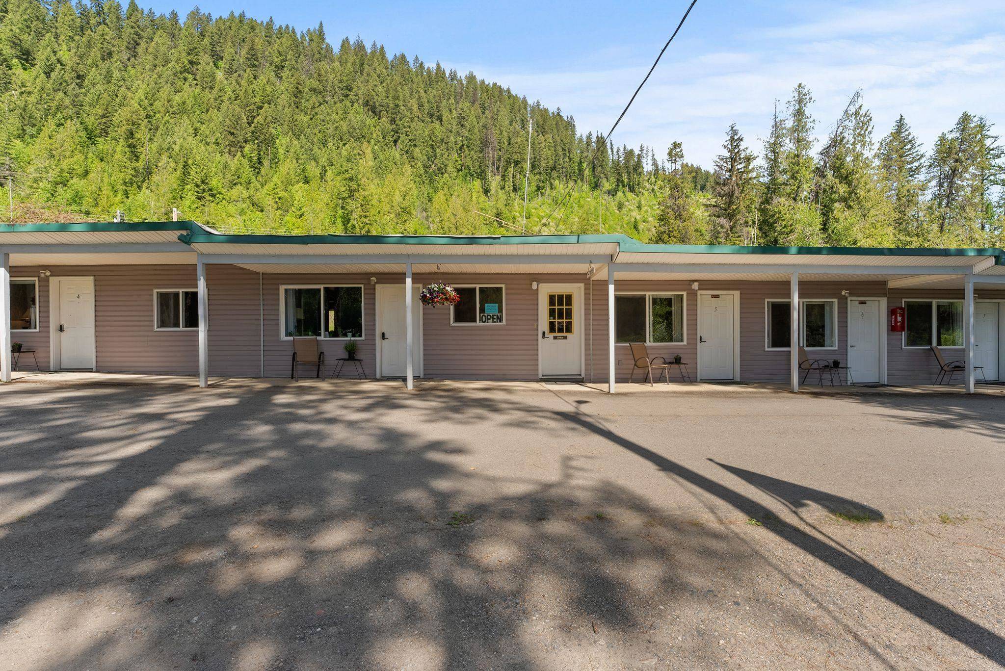 8612 31 Hwy, Ione, WA 99139
