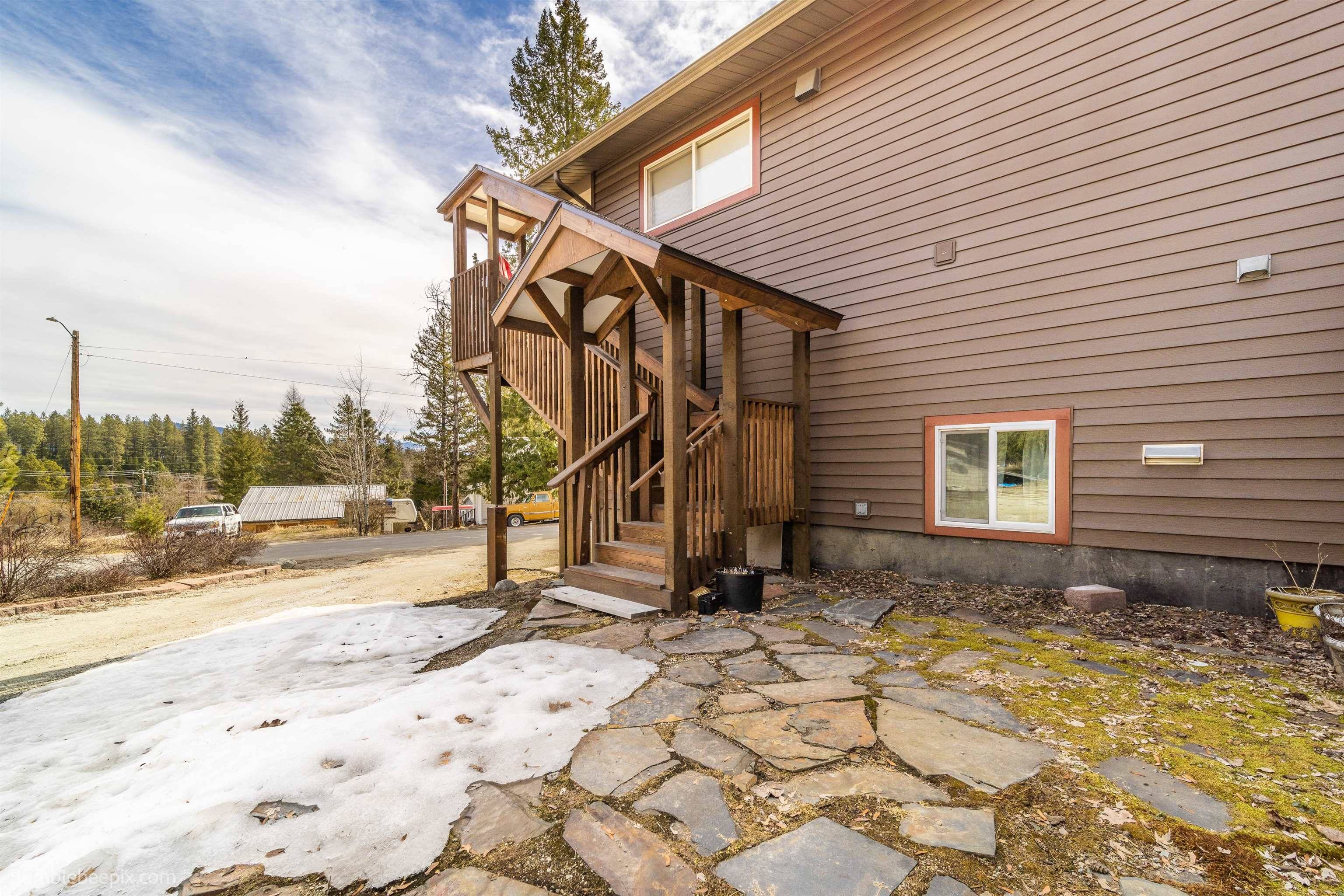 631 N Warren Dr, Newport, WA 99156