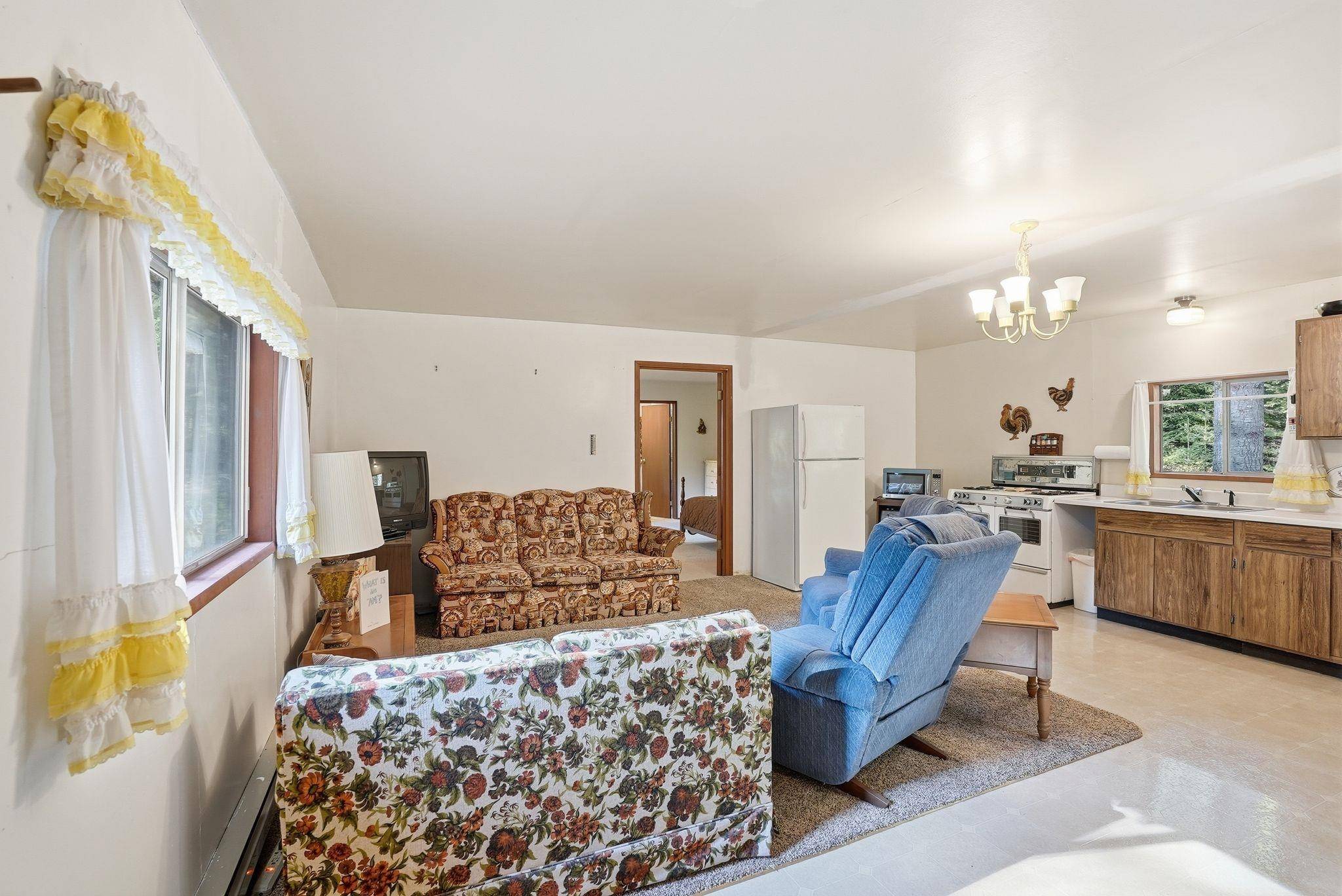 281 Four Dog Ln, Cusick, WA 99119