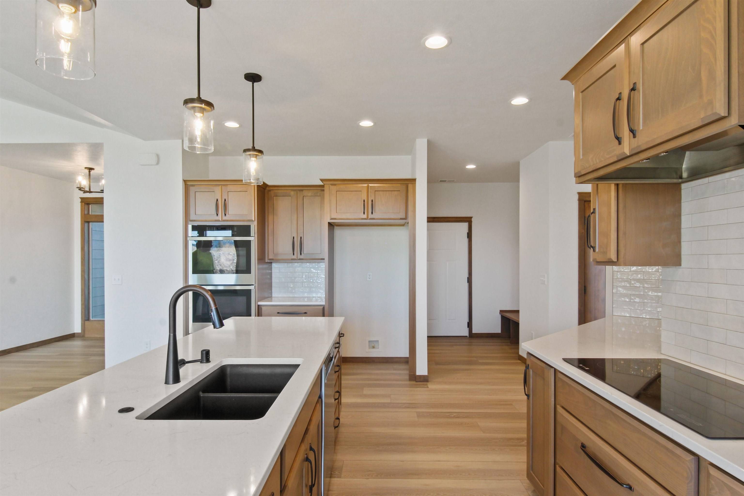 44 E Center Ln, Spokane, WA 99208