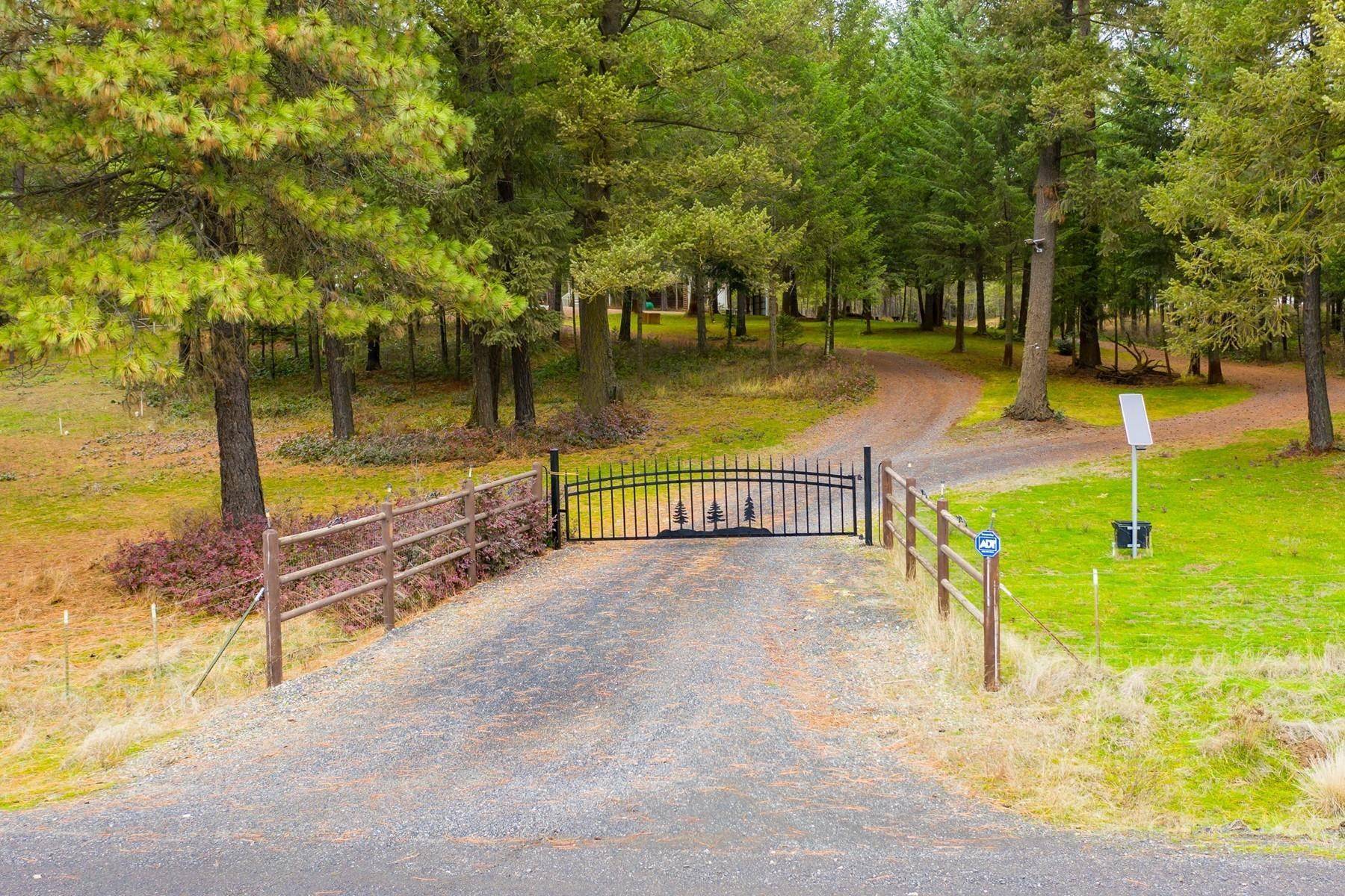 7001 E Chattaroy Rd, Chattaroy, WA 99003