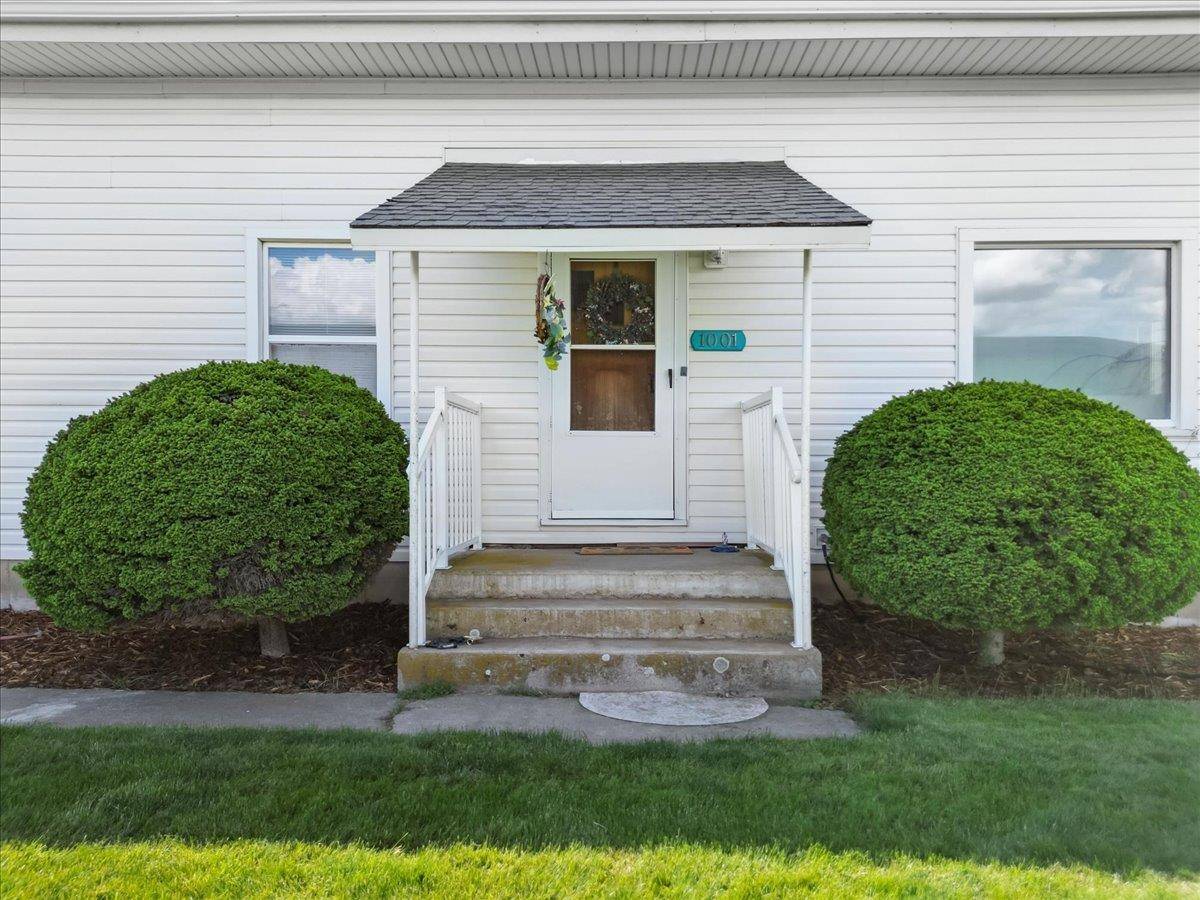 1001 Auvil Rd, Farmington, WA 99128