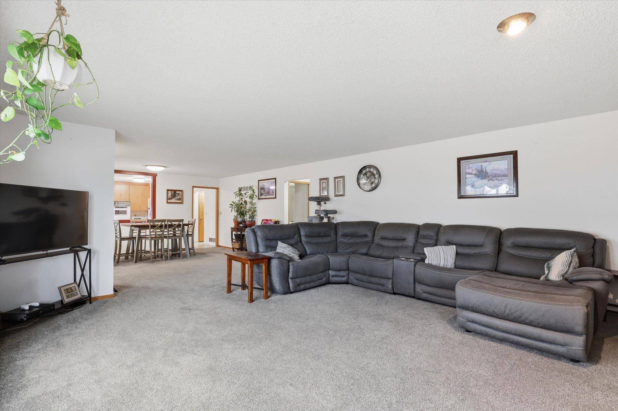 16 W Douglas St, Harrington, WA 99134