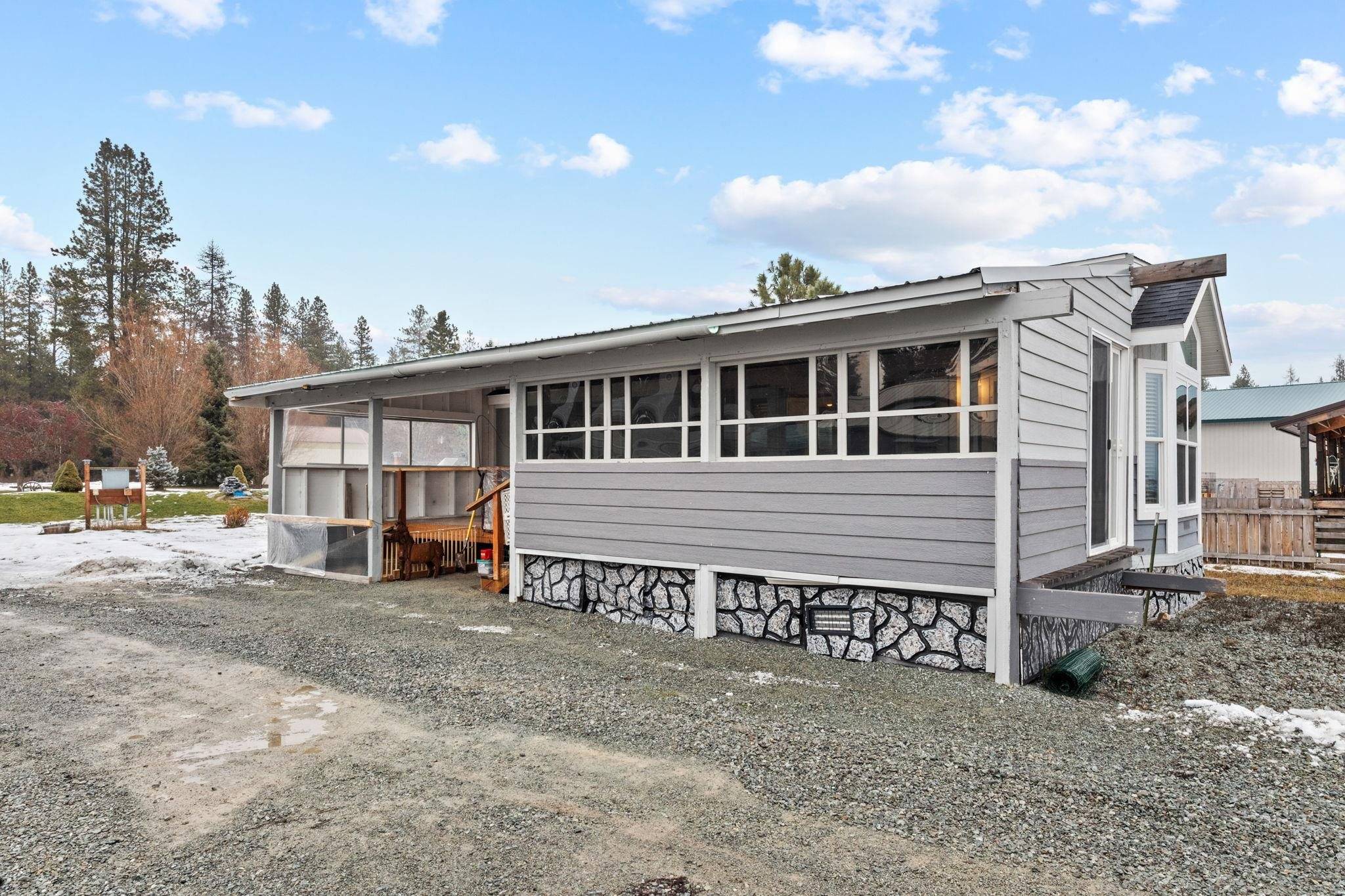 1071 Lenora Dr, Usk, WA 99180