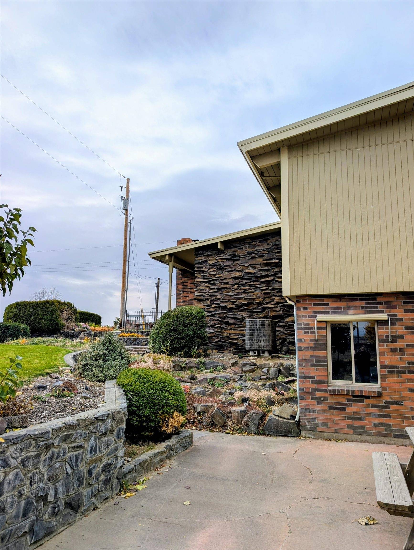 2175 W McManamon Rd, Other, WA 99344