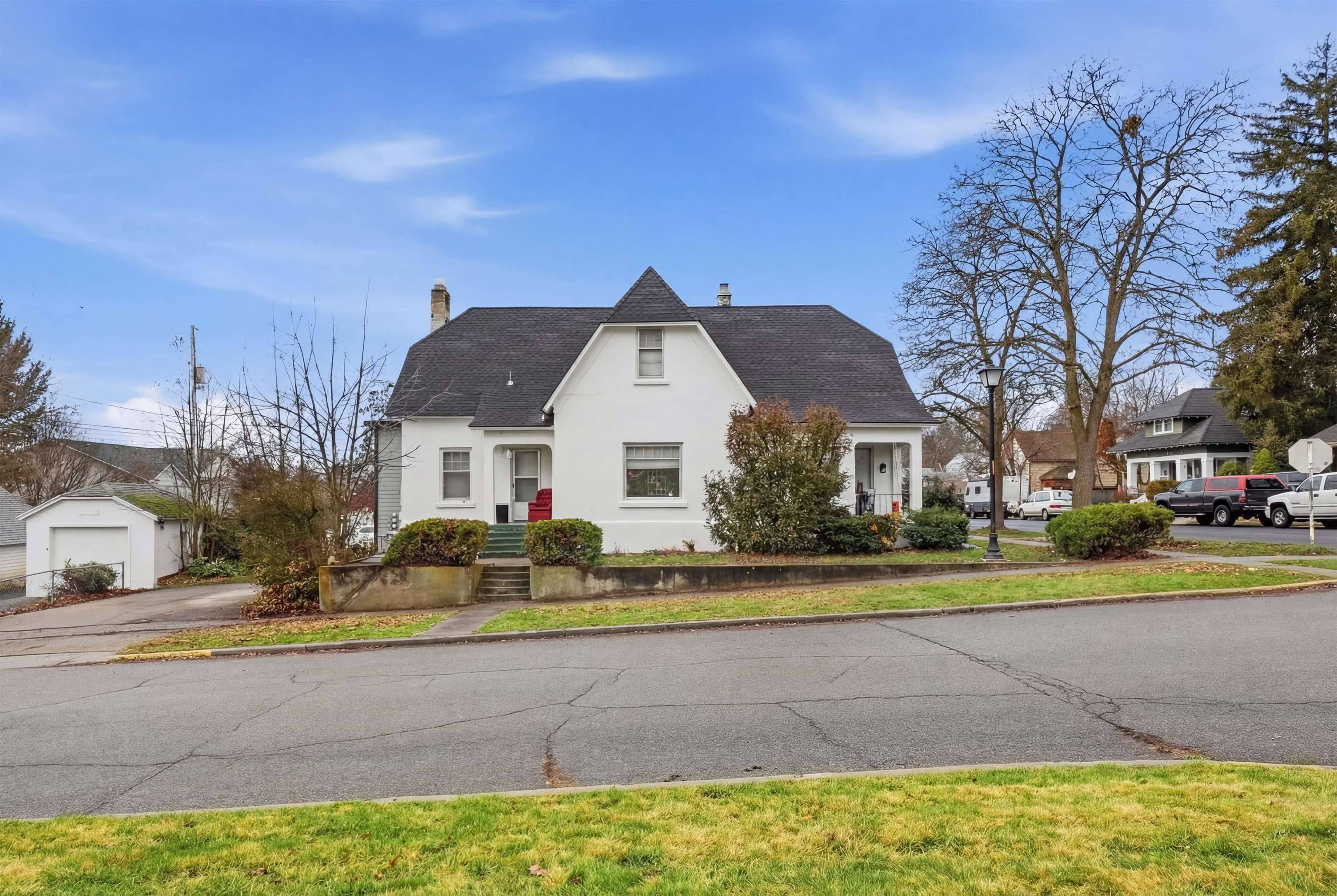 323 5th St, Cheney, WA 99004
