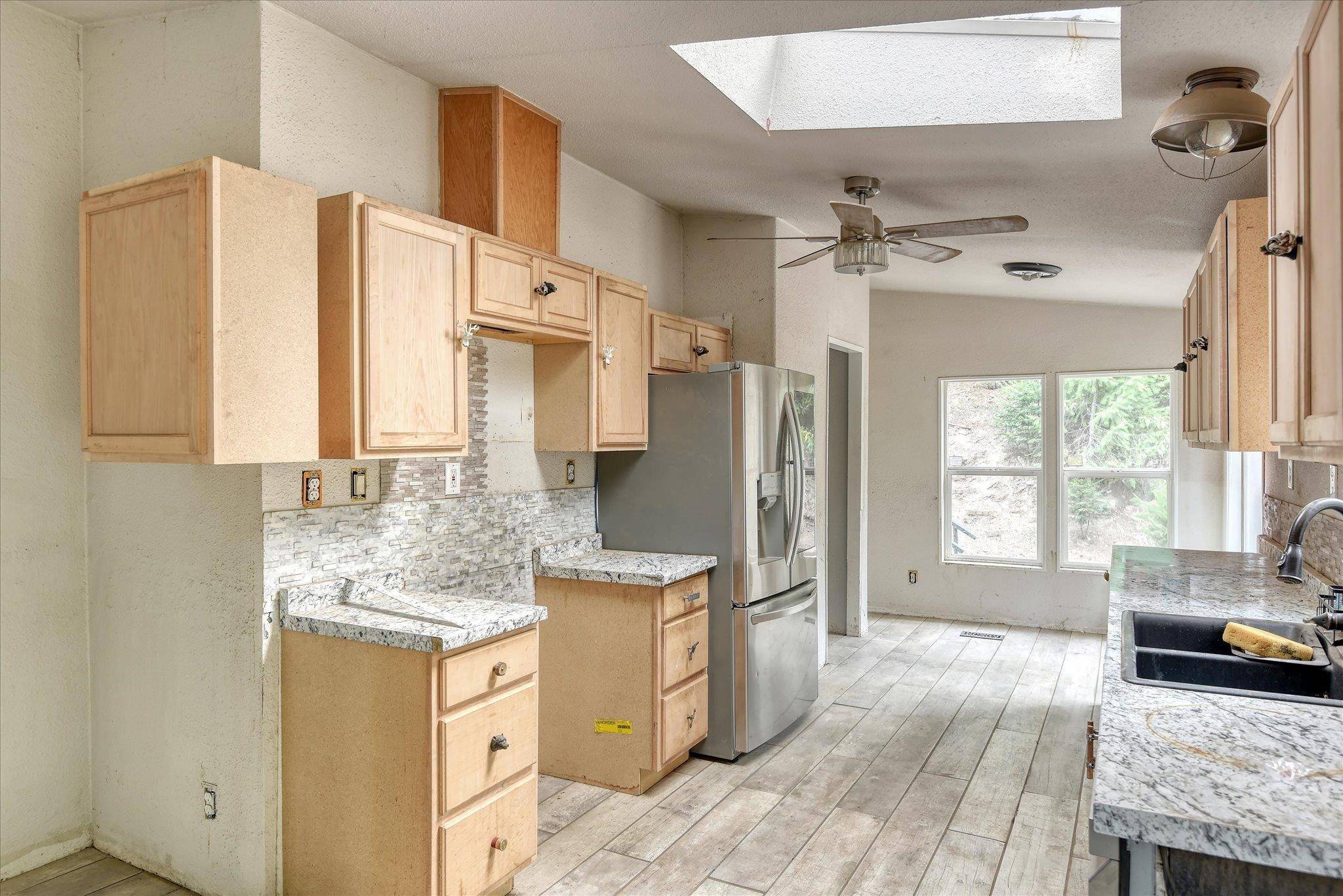 11641 W Newman Lake Dr, Newman Lake, WA 99025