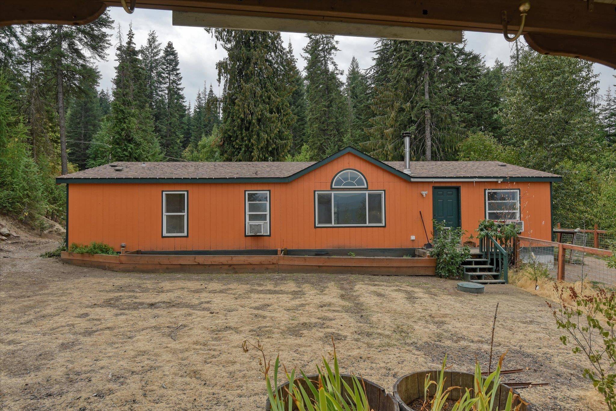 11641 W Newman Lake Dr, Newman Lake, WA 99025