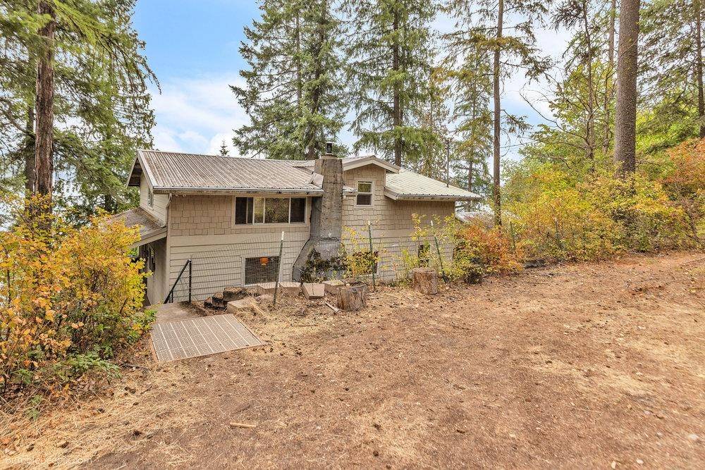 12222 N West Newman Lake Dr, Newman Lake, WA 99025