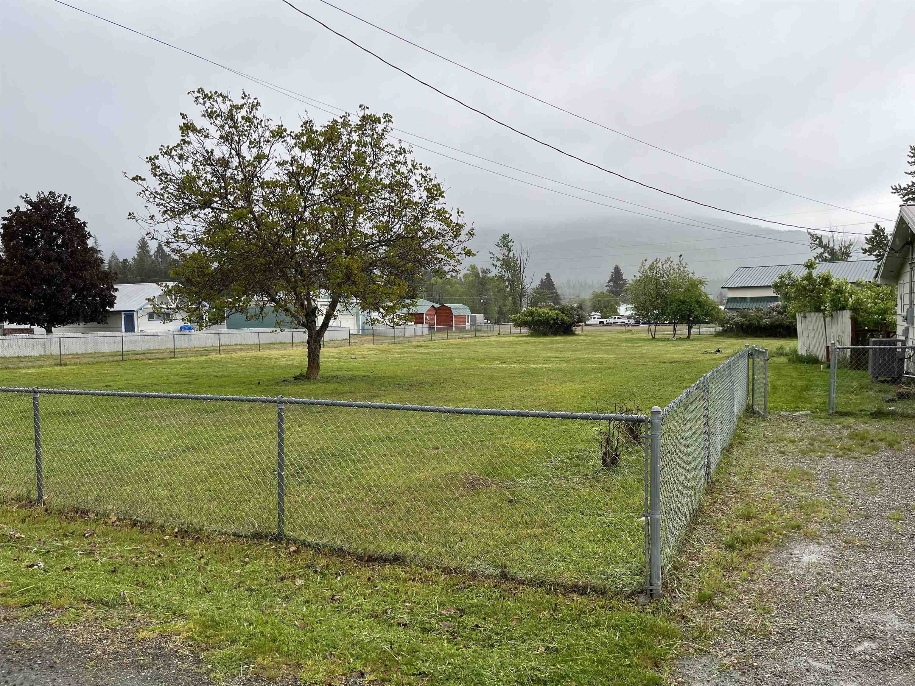 105 S 7th Ave, Ione, WA 99139