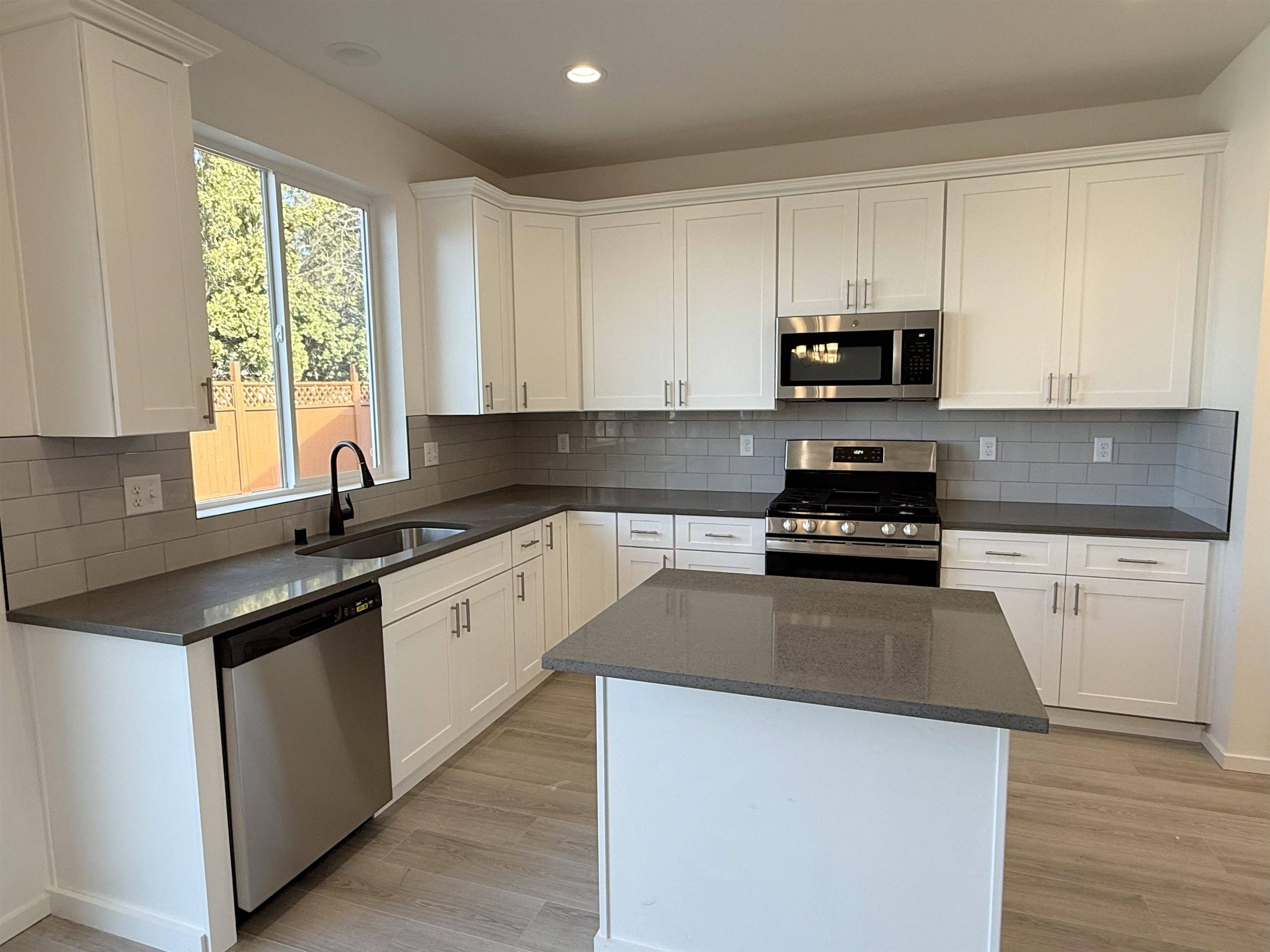 9515 E Michielli Ln, Spokane Valley, WA 99206