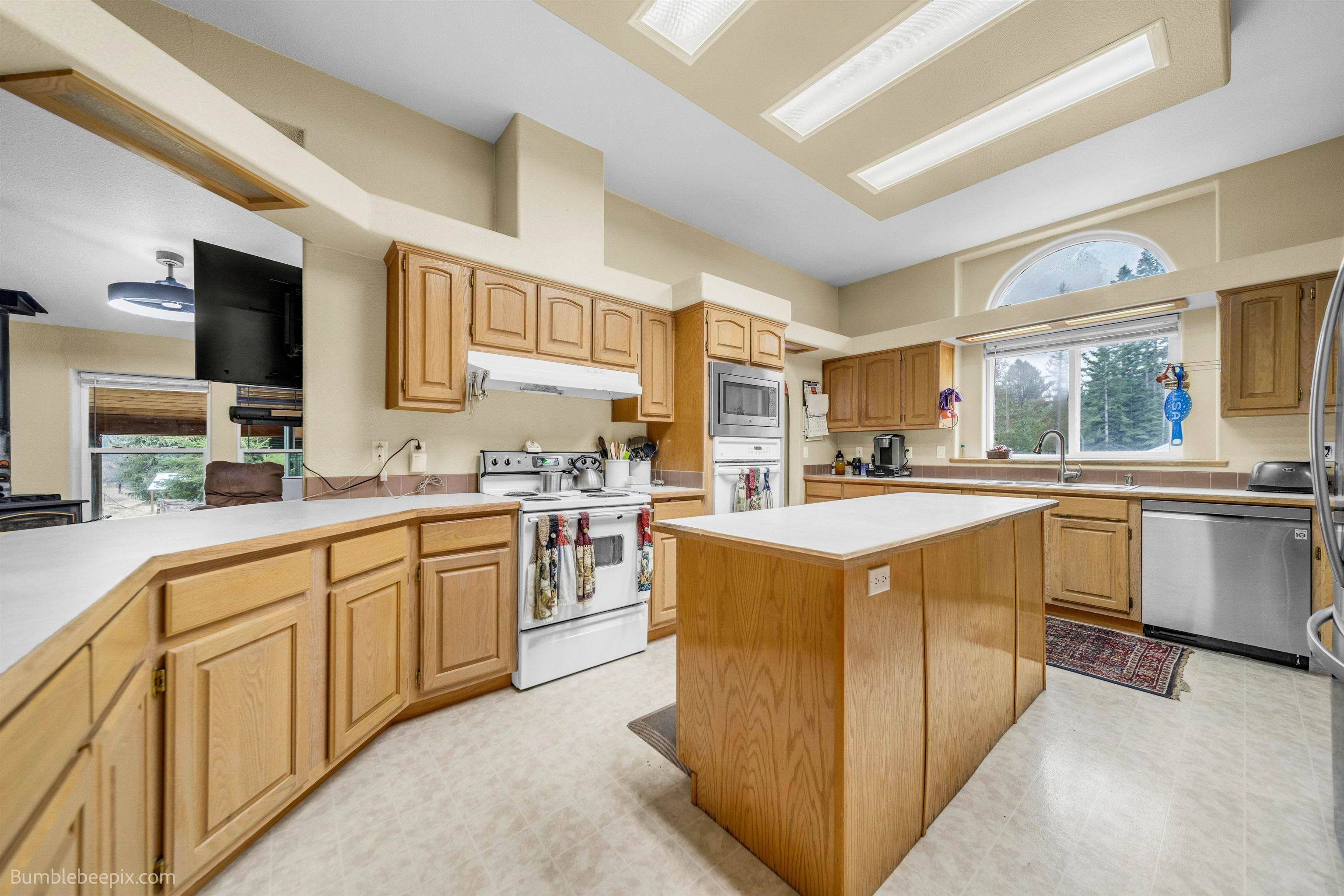 263 Fourspots Rd, Cusick, WA 99119