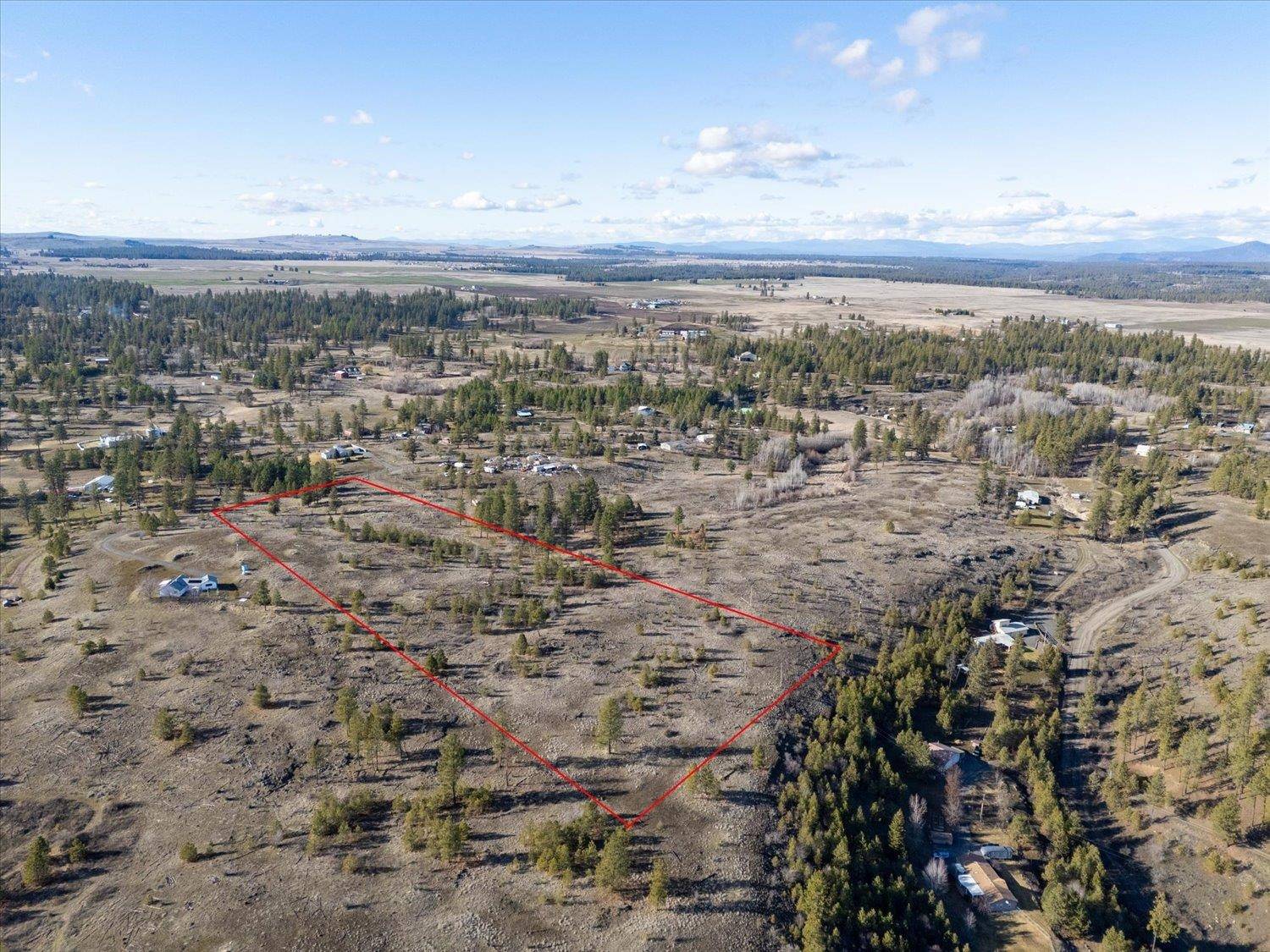 4608 N Whispering Pines Ln, Spokane, WA 99224