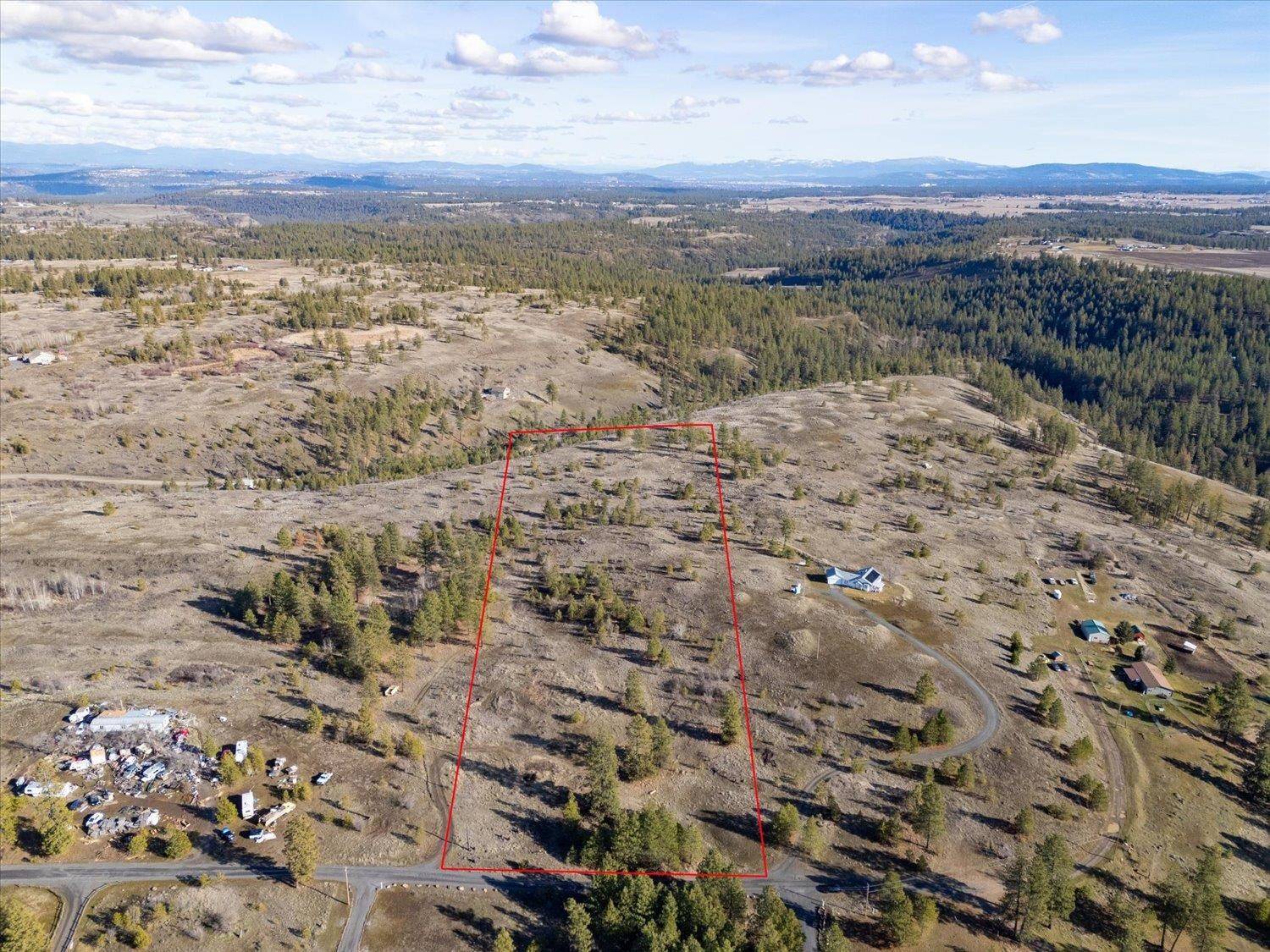 4608 N Whispering Pines Ln, Spokane, WA 99224