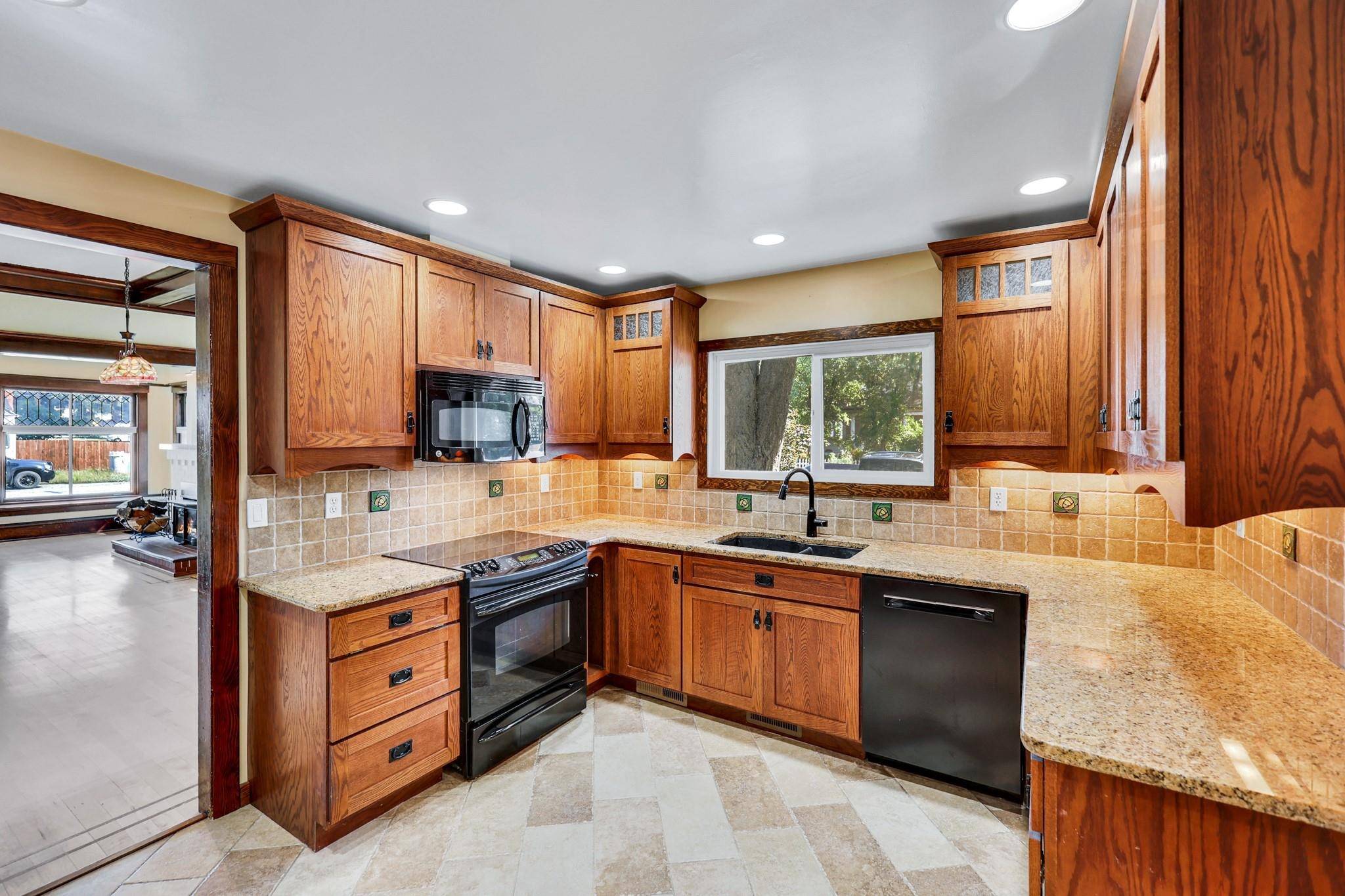 801 W 4th St, Newport, WA 99156