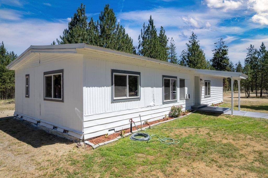 7754 Samuel St, Ford, WA 99013