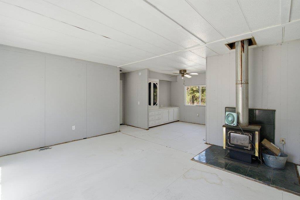 7754 Samuel St, Ford, WA 99013