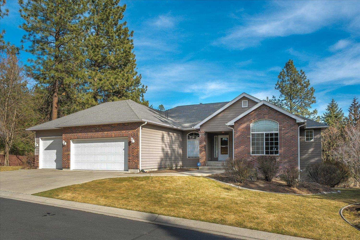 7010 N EAST BLUFF Ct, Spokane, WA 99218
