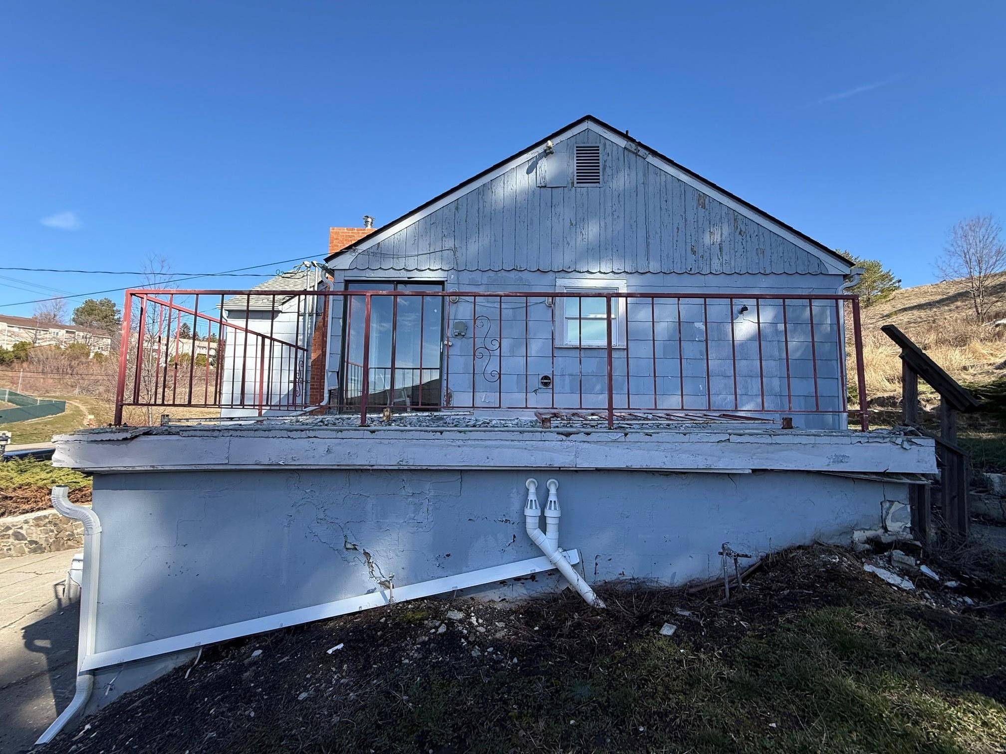 1275 NE Valley Rd, Pullman, WA 99163