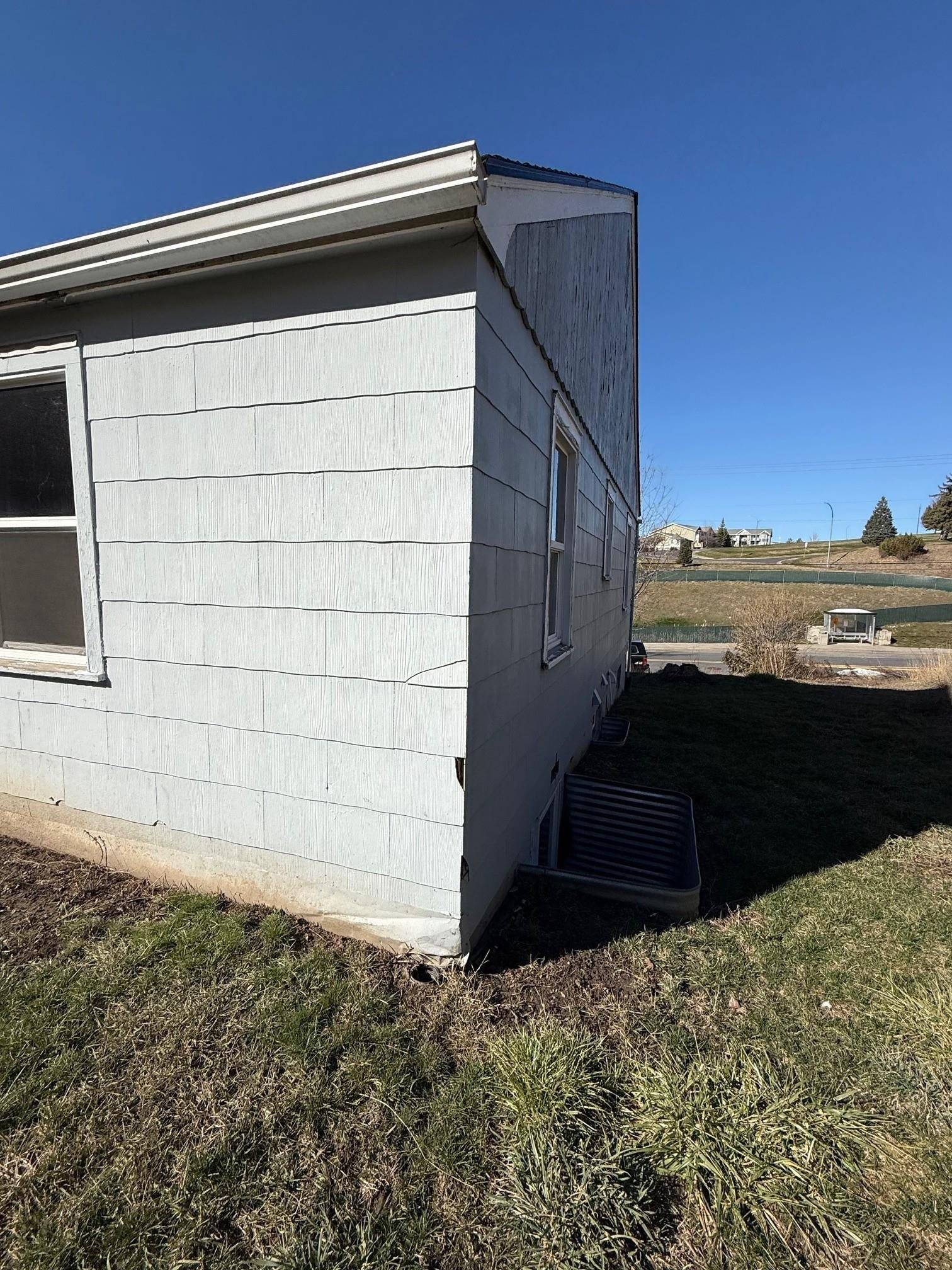 1275 NE Valley Rd, Pullman, WA 99163