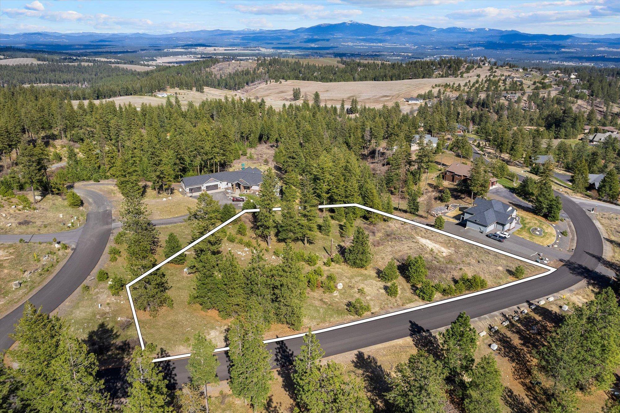 5904 W Hayden Ln, Spokane, WA 99208