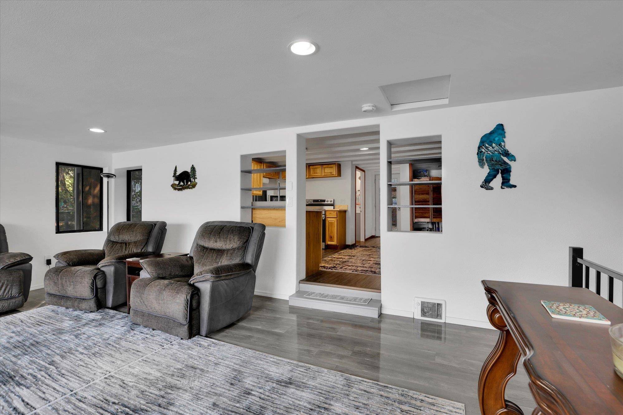 551 Davis Lake Rd, Usk, WA 99180