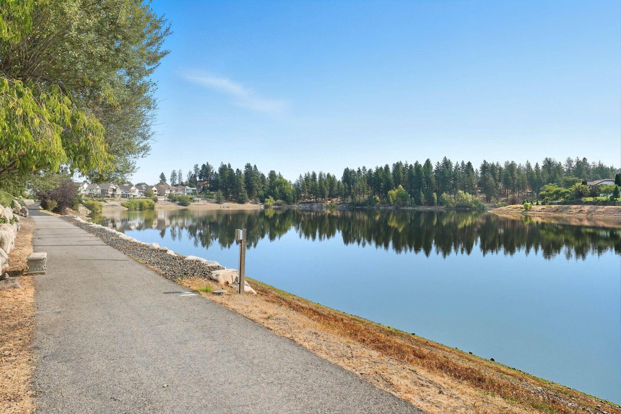 527 S Shelley Lake Ln, Veradale, WA 99037