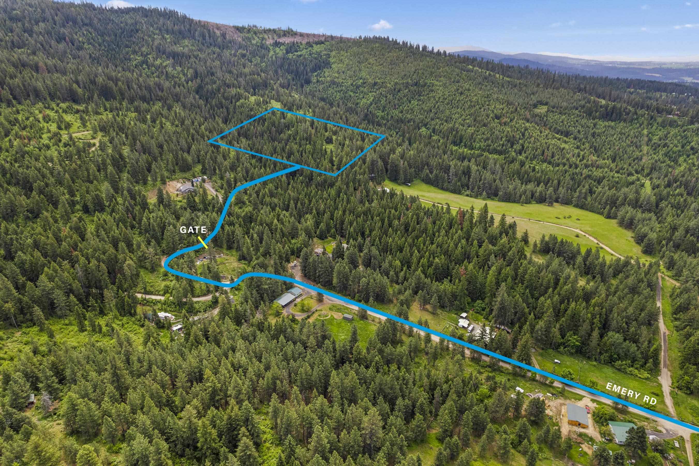 15124 E Emery Rd, Chattaroy, WA 99003
