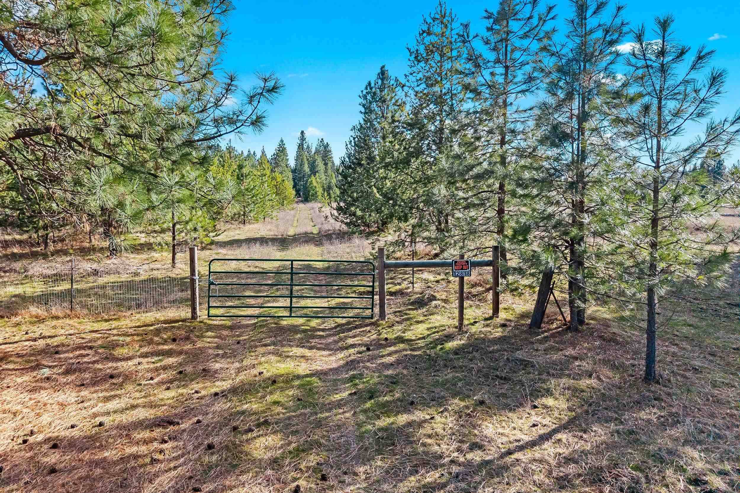 12818 E Bridges Rd, Elk, WA 99009-9696