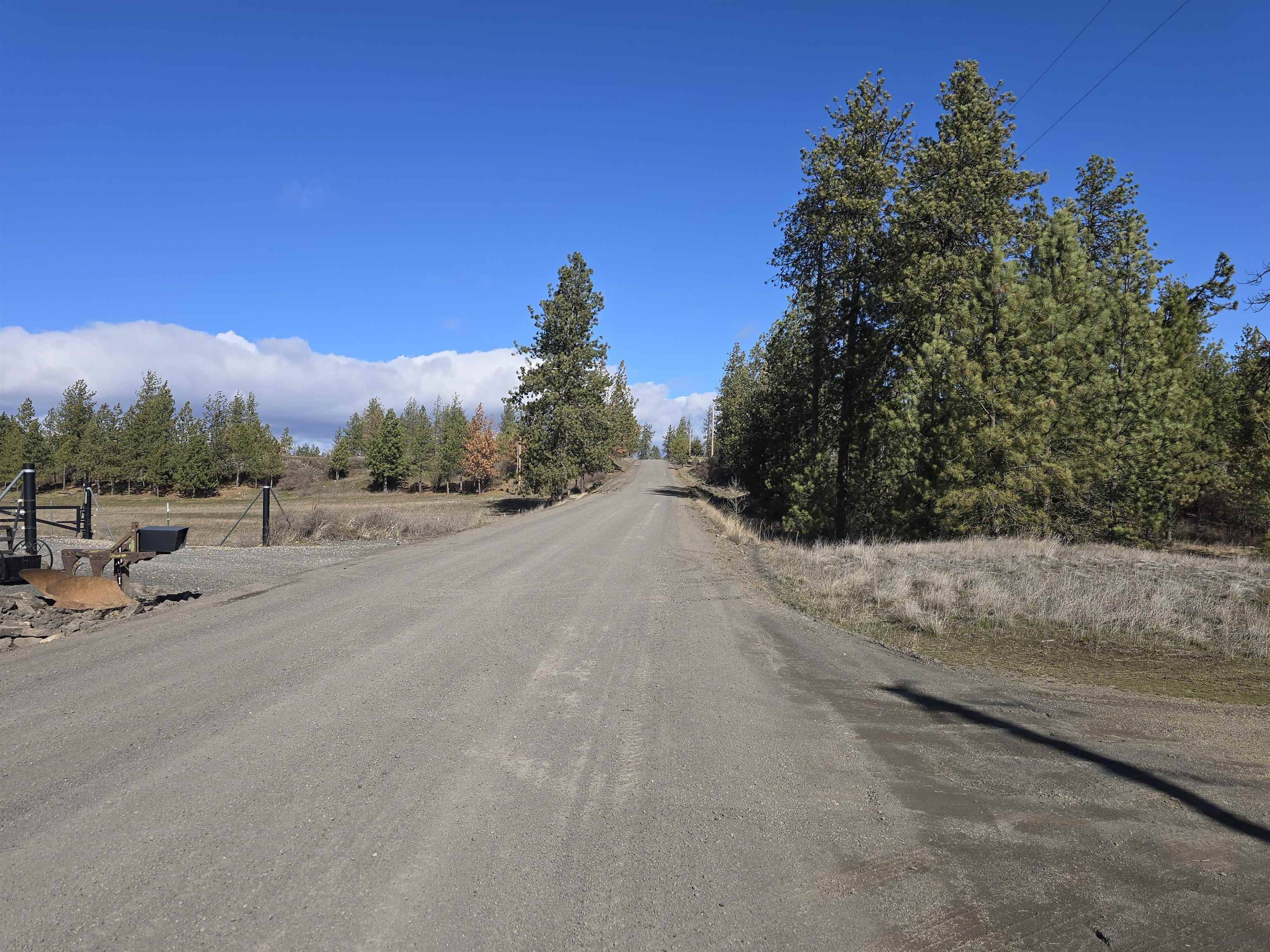 10602 N Dover Rd, Nine Mile Falls, WA 99026