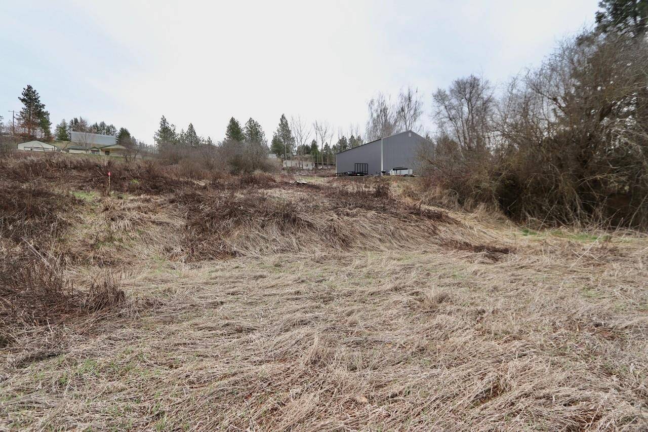 427 NE Stringham Rd, Rockford, WA 99030