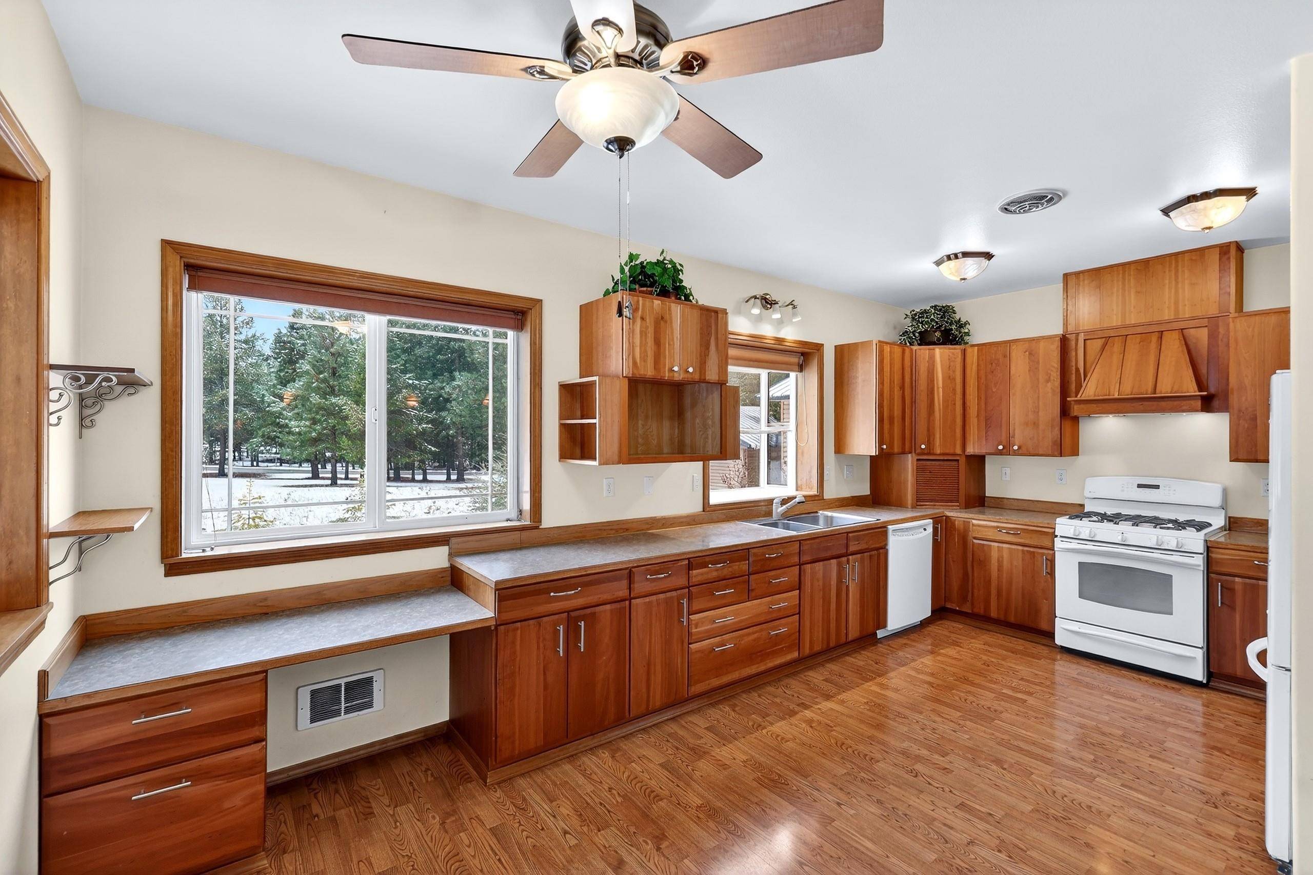 245 Jade Dr, Newport, WA 99156