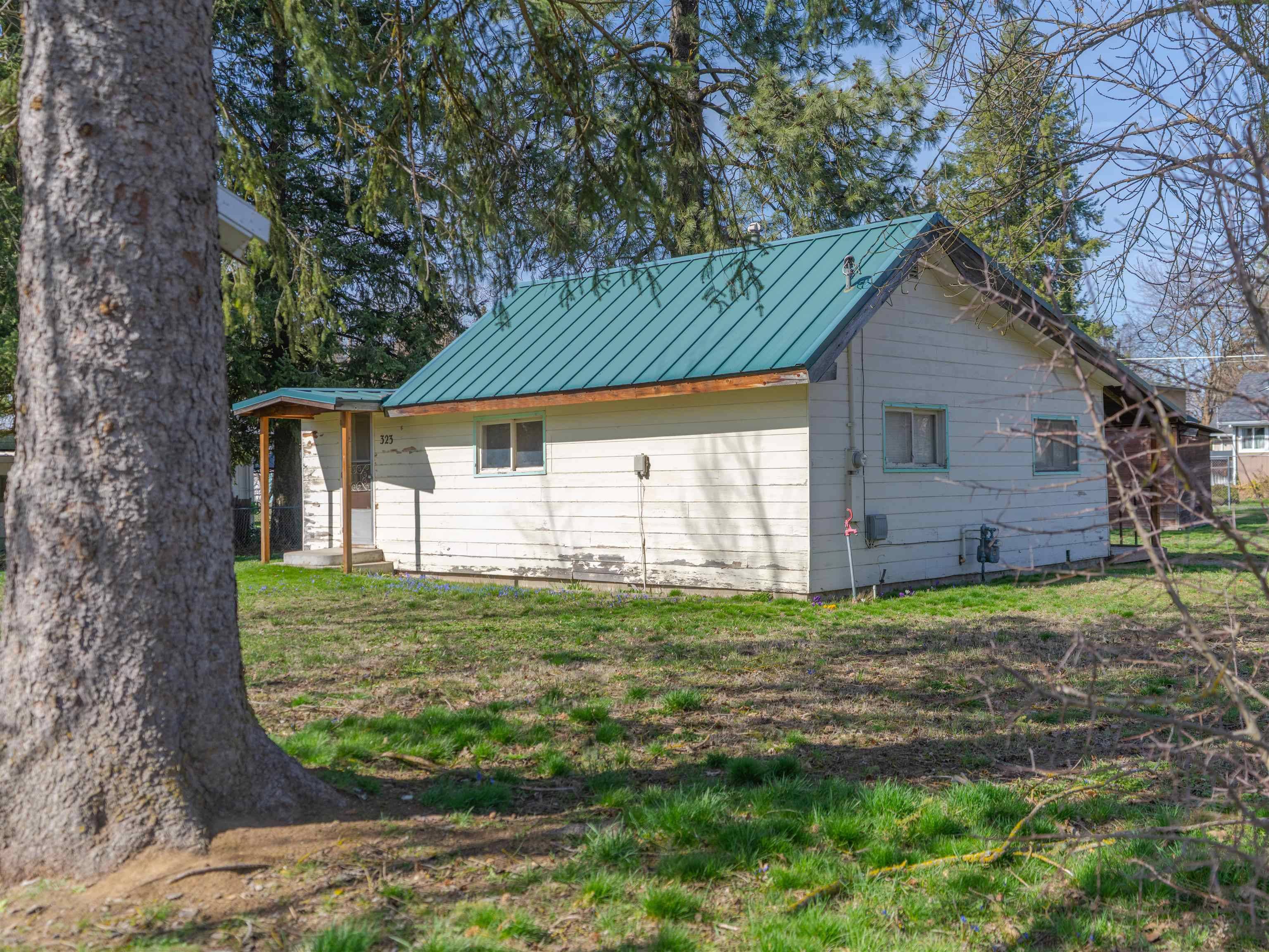 323 E D St, Deer Park, WA 99006
