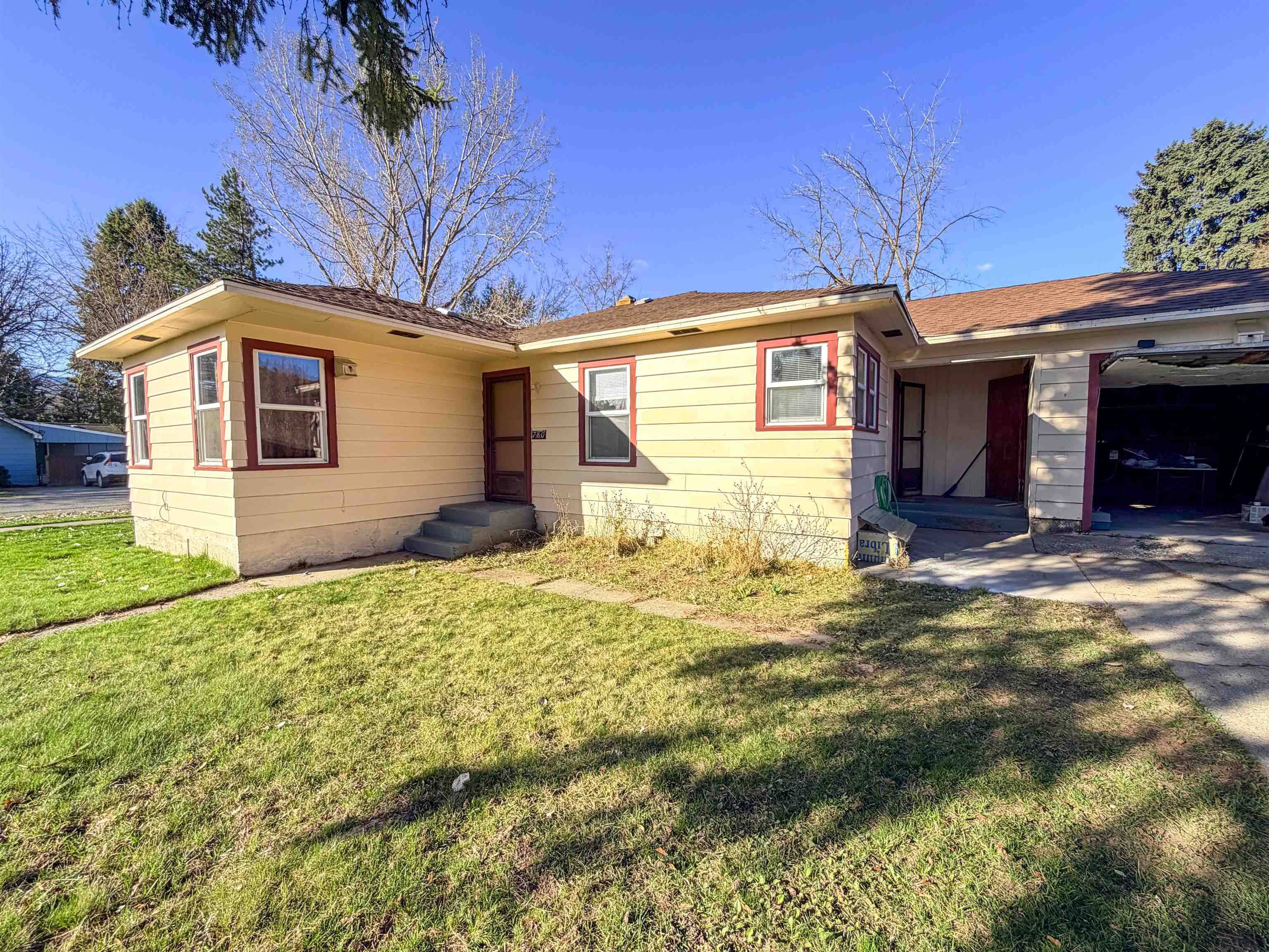 780 S Larch St, Kettle Falls, WA 99141