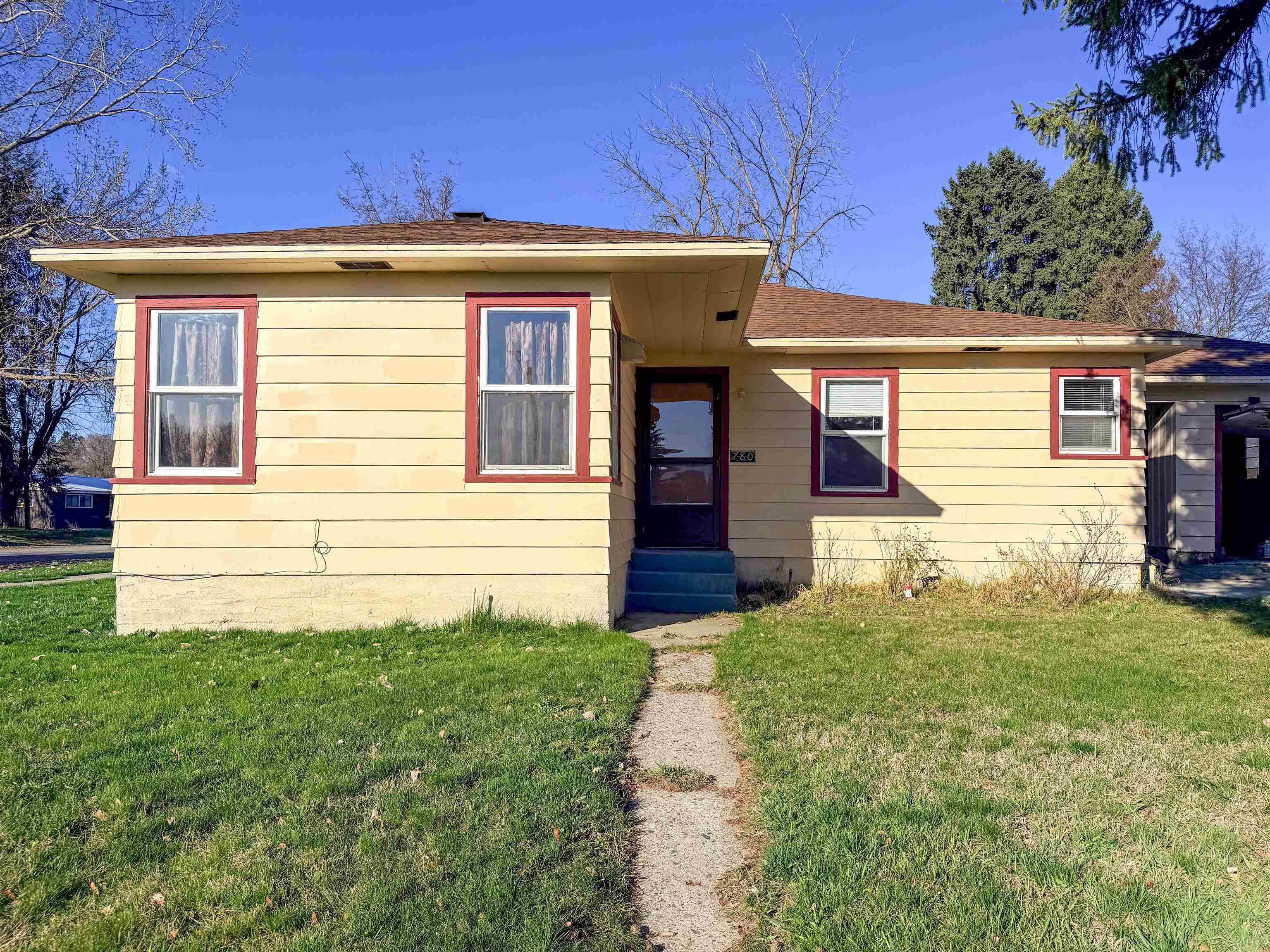 780 S Larch St, Kettle Falls, WA 99141
