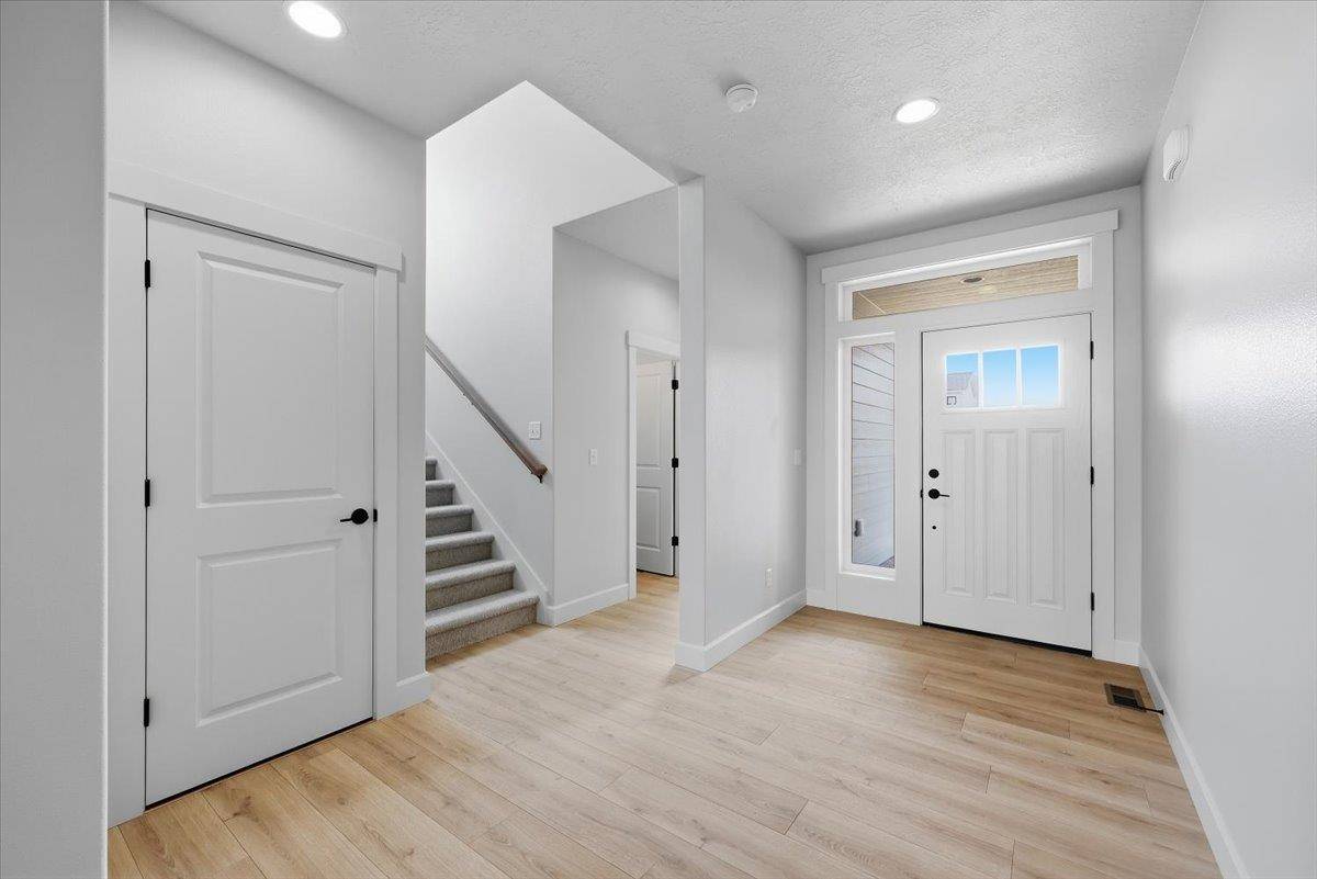 1320 S Manifold Rd, Spokane Valley, WA 99016