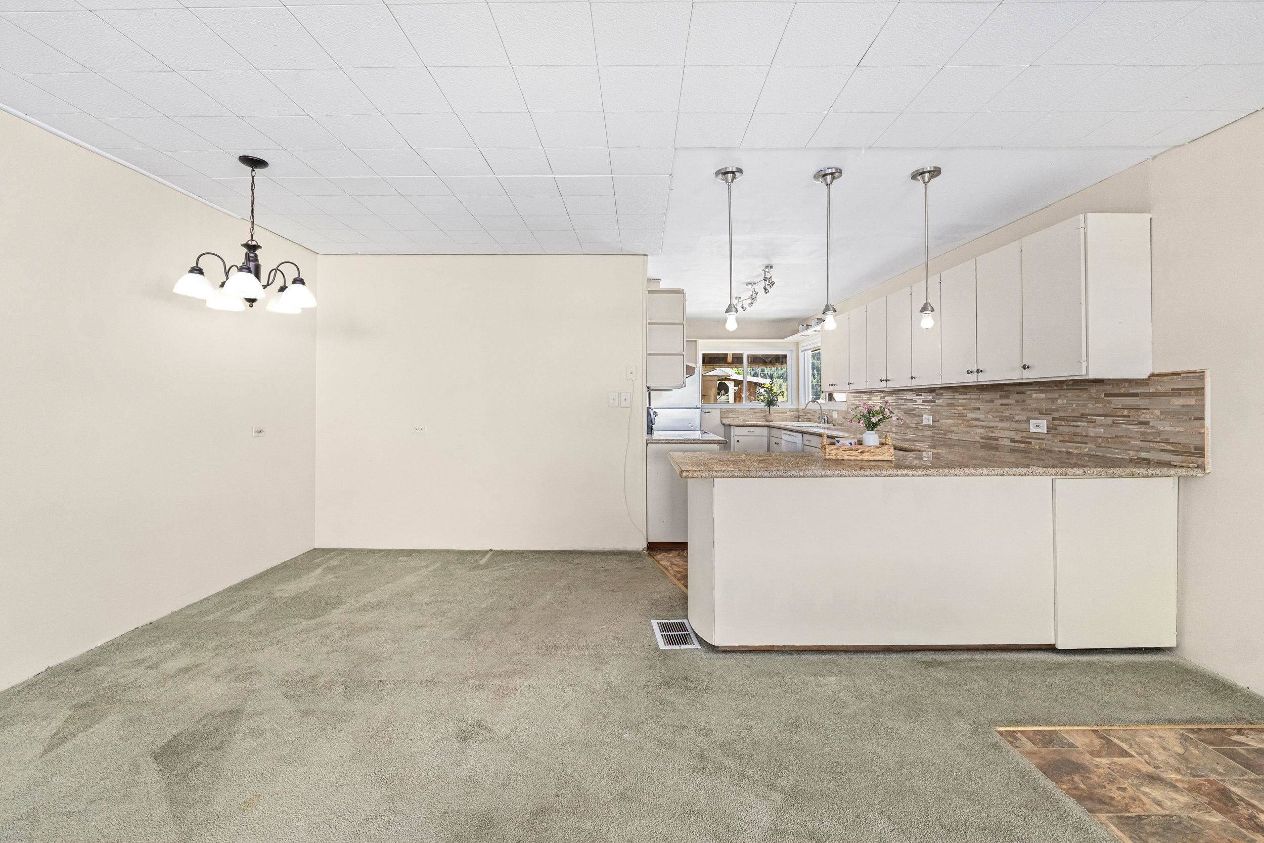 103 Selkirk St, Metaline, WA 99152